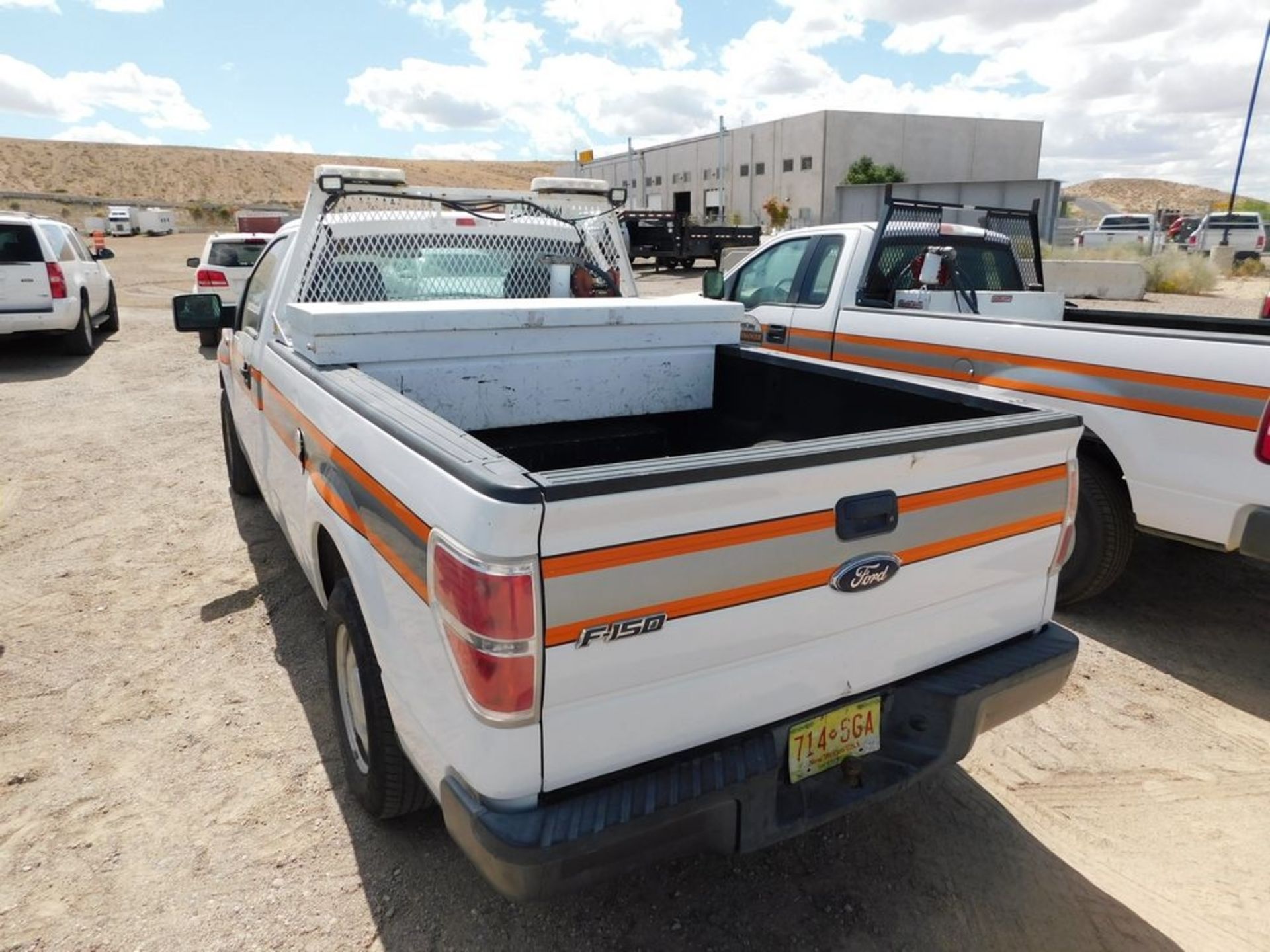 (2010) Ford F-150XL, 4.6L Single Cab, Gas Pick Up Truck w/ Diesel Fuel Tank & Tool Box; Miles: 176, - Image 3 of 5