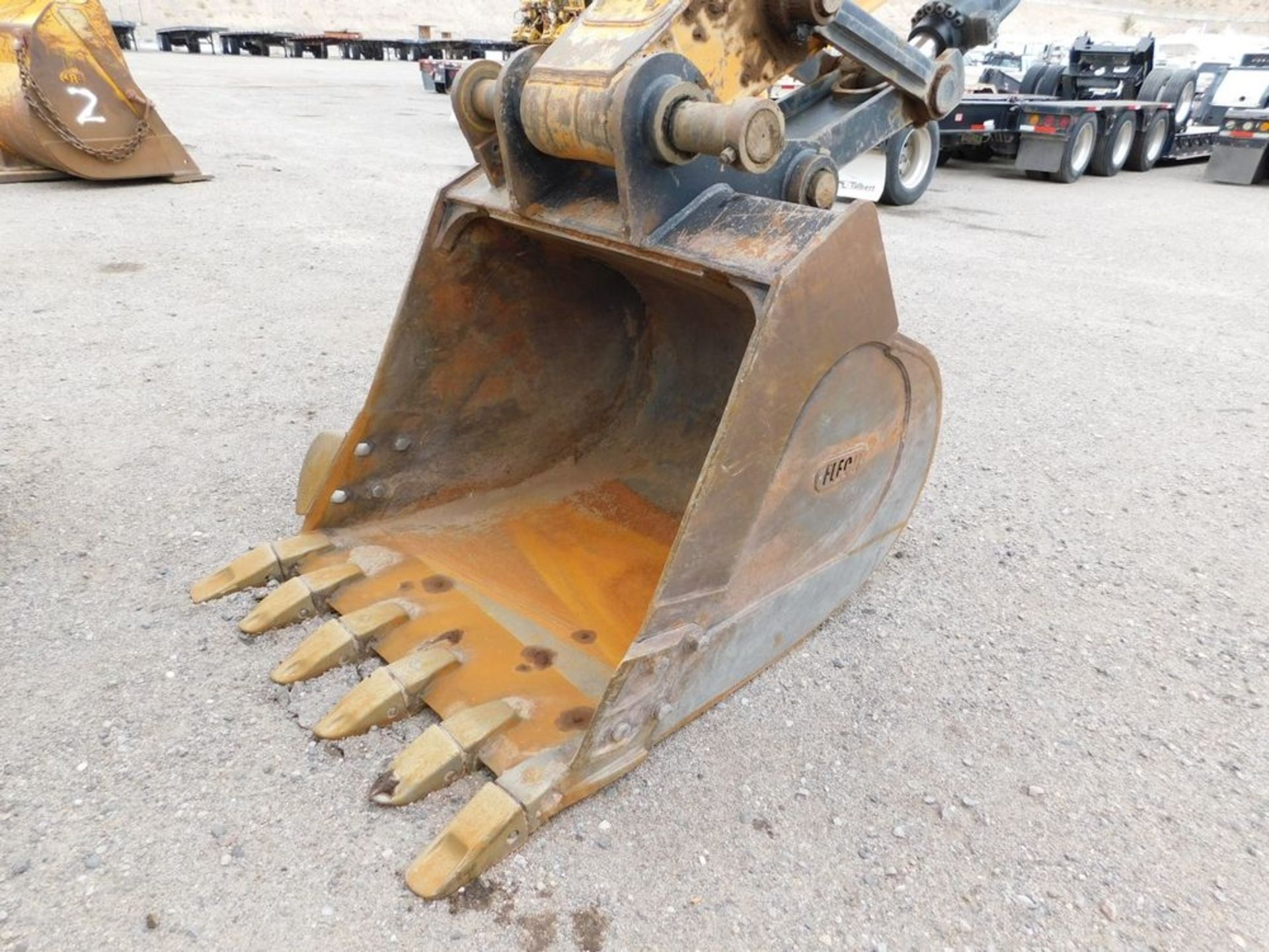 (2014) Sany mod. SY235CLC, Crawler Excavator w/ 32" Pads; Hours: 3002, EX-19; Pin: 135Y023B86218 - Image 4 of 7