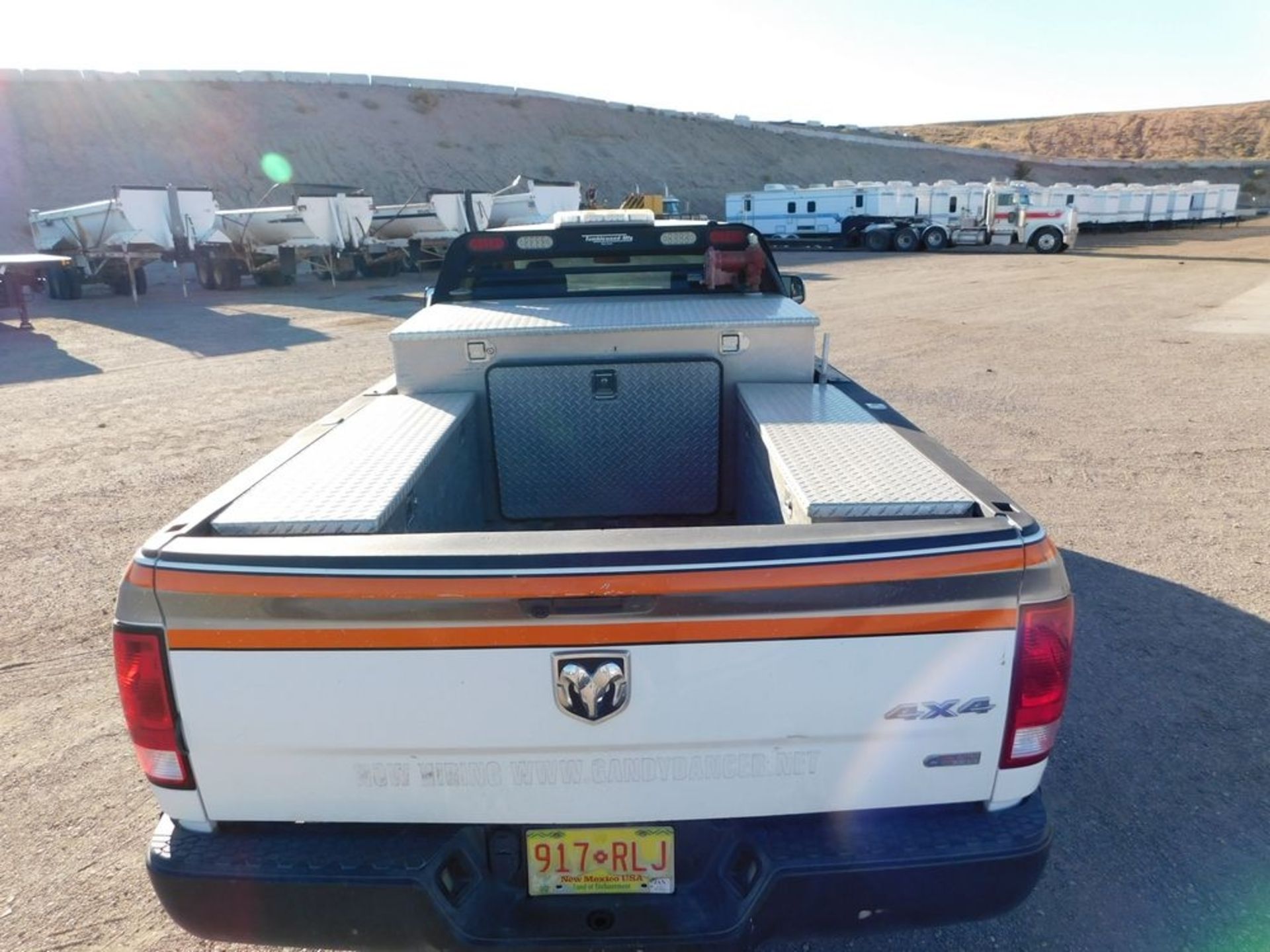 (2012) Dodge Ram 3500 Heavy Duty w/ 6.7L Cummins Turbo Diesel, 4WD 4-Door w/ Diesel Fuel, Tank, Pump - Image 3 of 5