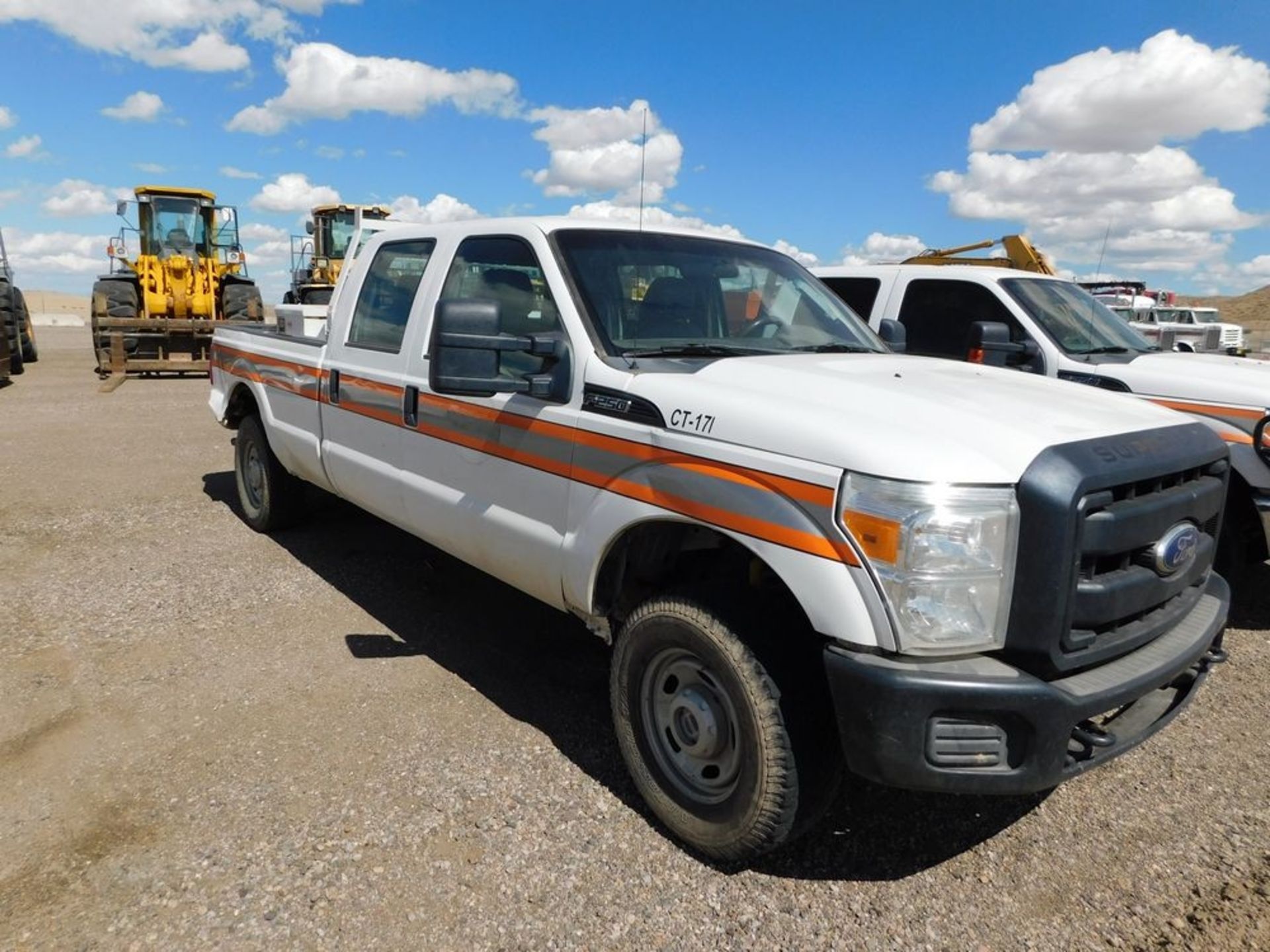 (2011) Ford F-250 Super Duty, 6.2L Gas Pick Up Truck, 4-Door, w/ Diesel Fuel Tank & Pump & Tool Box; - Image 2 of 5