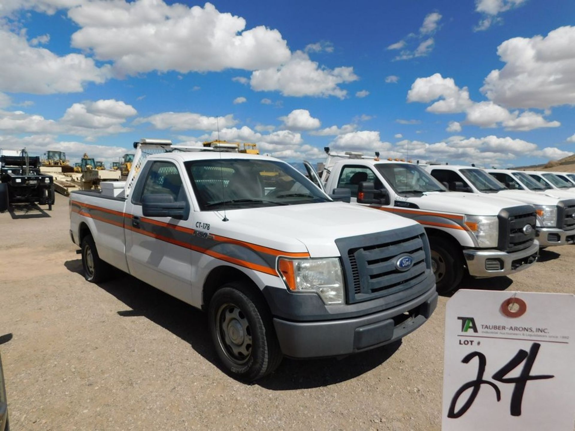 (2010) Ford F-150XL, 4.6L Single Cab, Gas Pick Up Truck w/ Diesel Fuel Tank & Tool Box; Miles: 176,