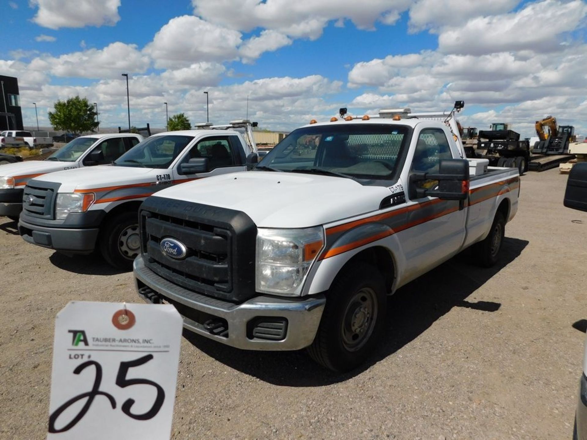 (2011) Ford F-250 Super Duty, 6.2L, Single Cab, Gas Pick Up Truck w/ Diesel Fuel Tank, Pump & Tool - Image 2 of 6