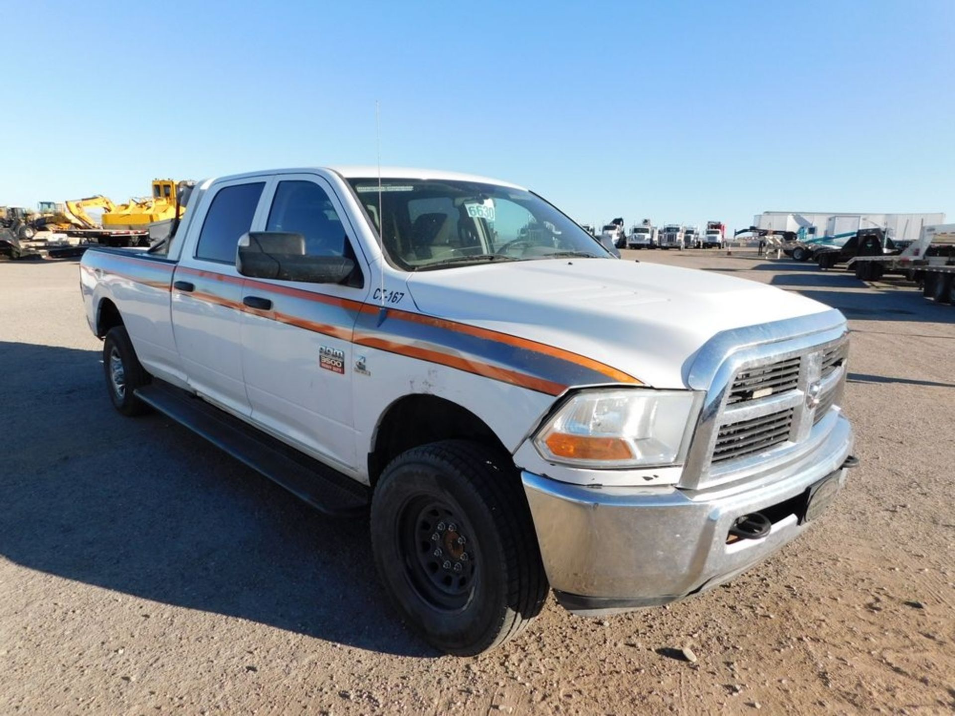 (2012) Dodge Ram 3500 Heavy Duty w/ 6.7L Cummins Turbo Diesel, 4WD 4-Door w/ Diesel Fuel, Tank, Pump - Image 2 of 5