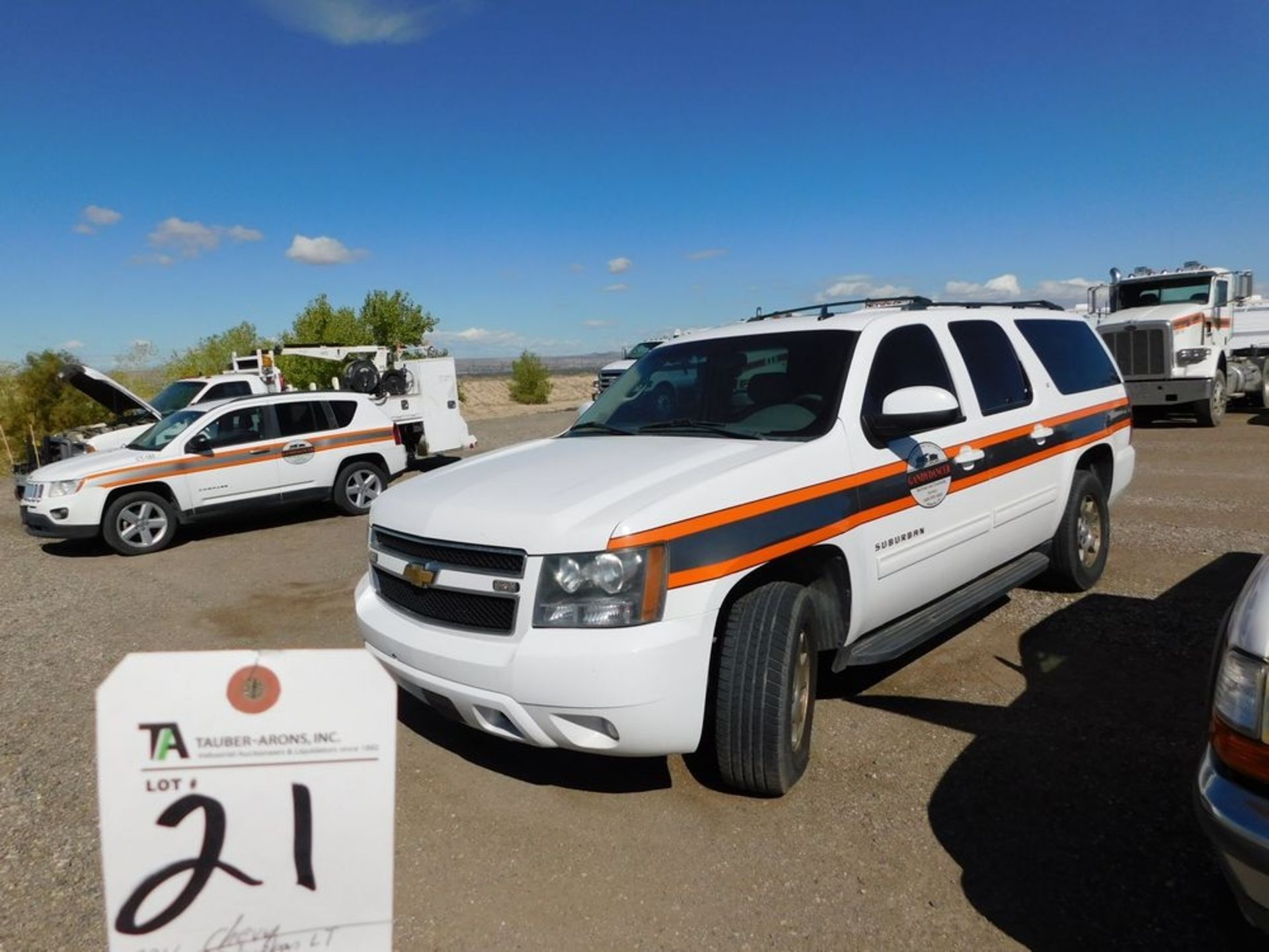 (2011) Chevy Suburban LT, 4-Door SUV, 5.3L Miles: n/a; Lic: 789RRZ; Vin: 1GNSKJ36BR341436, CT-72