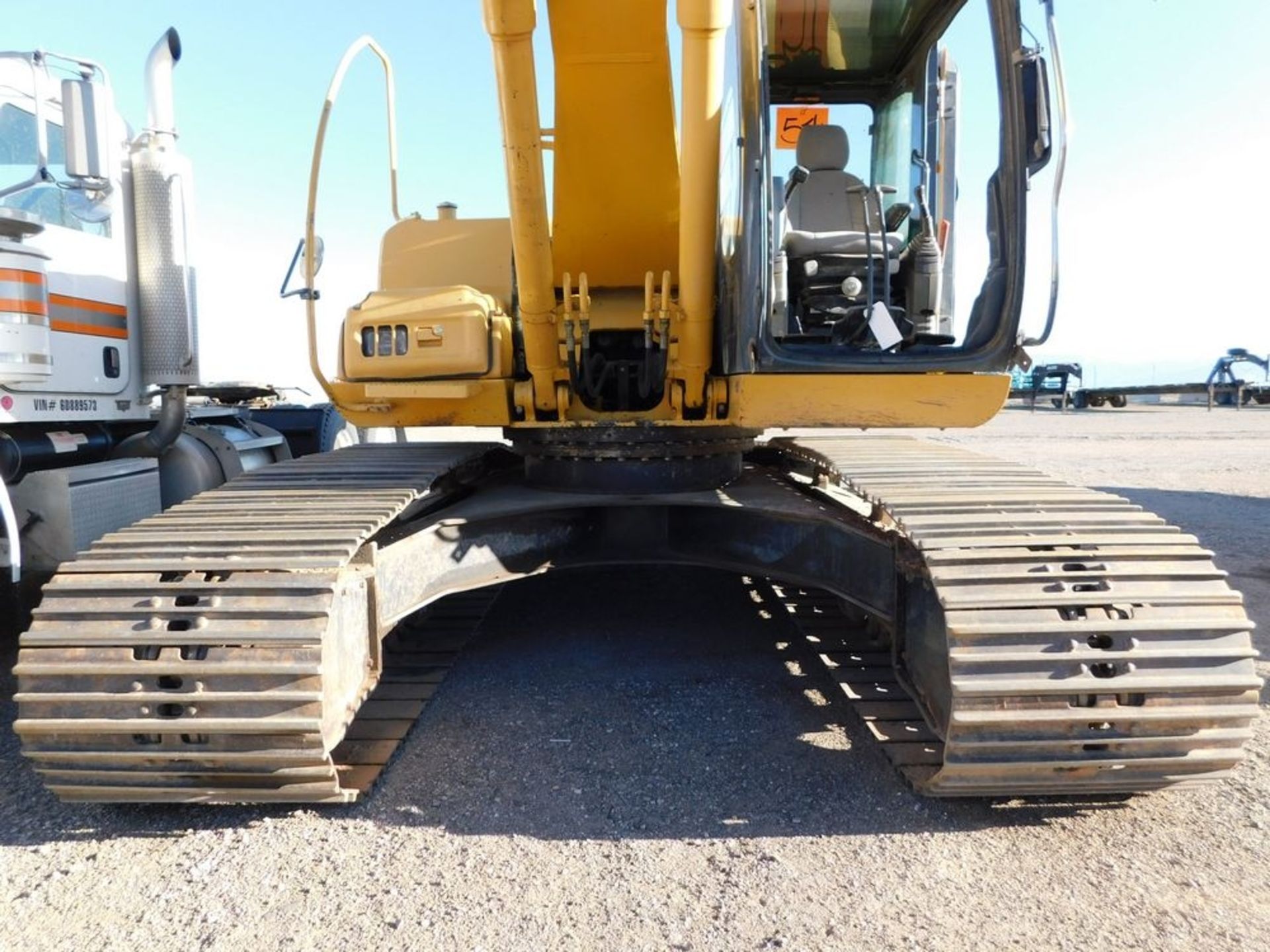 John Deere mod. 200CLC, Crawler Excavator w/ 32" Pads; Hours: 7,105; Pin: FF200CX506075 - Image 5 of 8