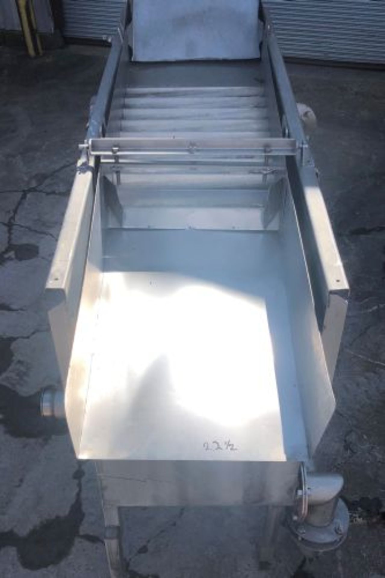 24” wide x 100” Olney stainless steel riffle pan destoner - Image 4 of 4