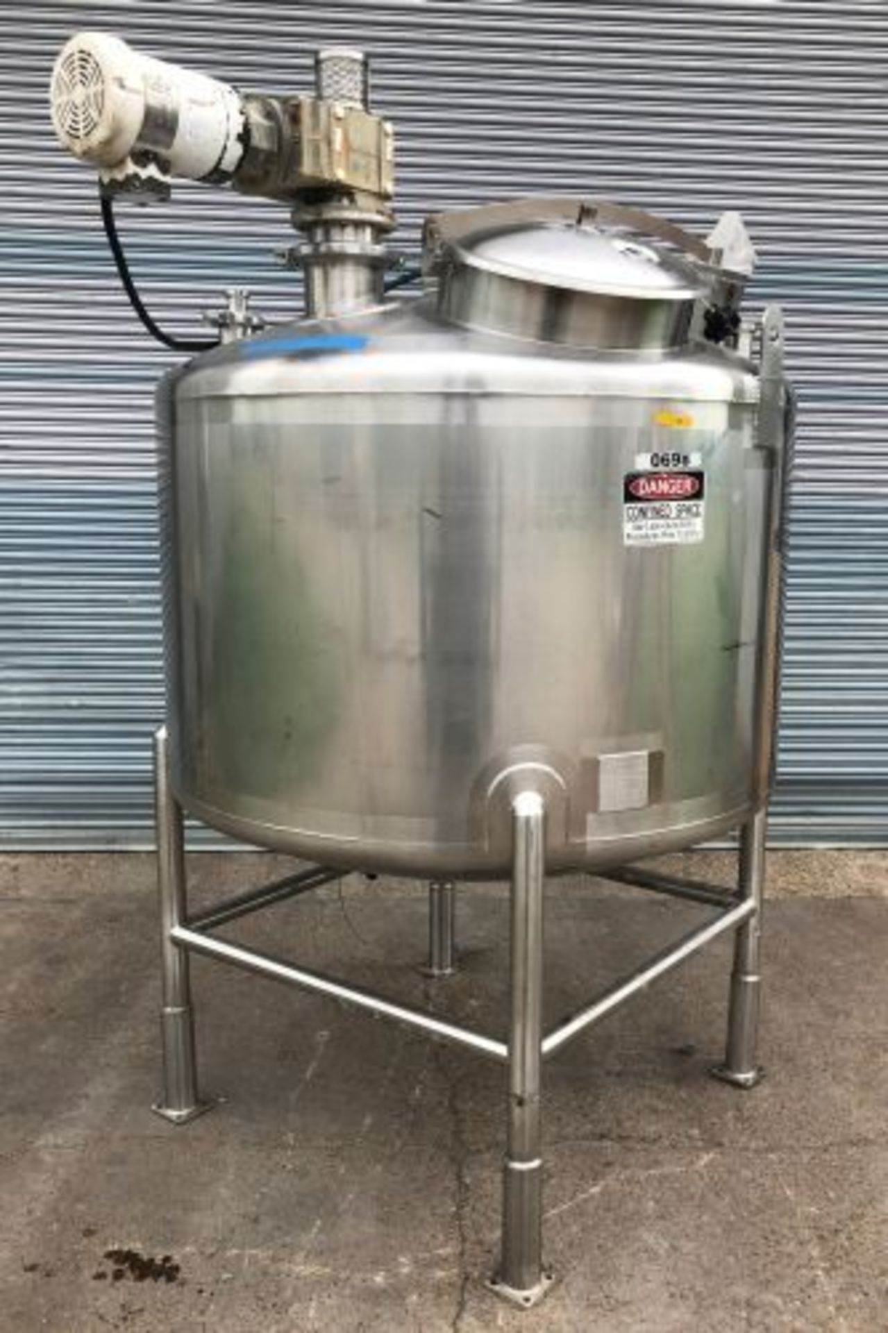 390 gallon A & B Process Systems stainless steel mixing tank