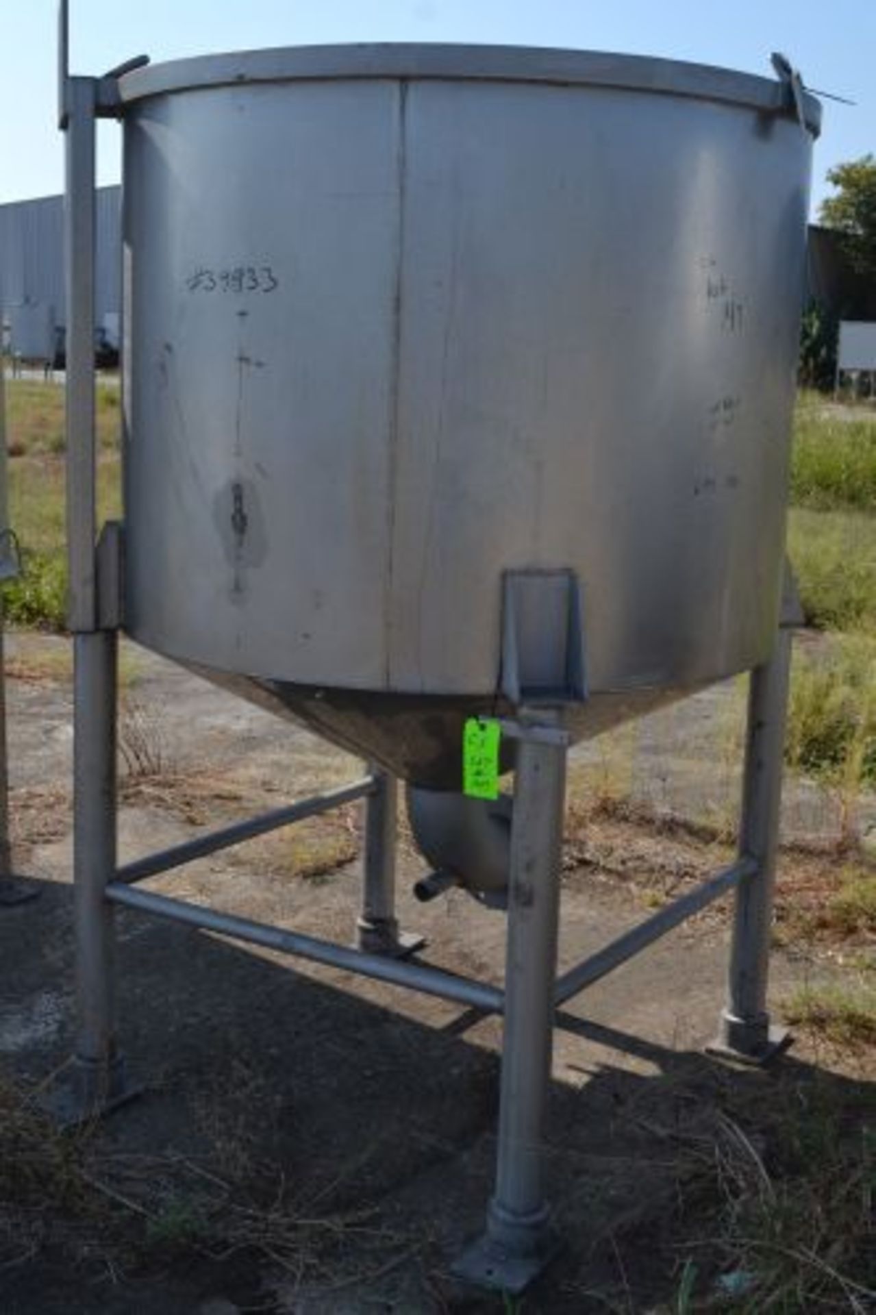 500 gallon stainless steel tank