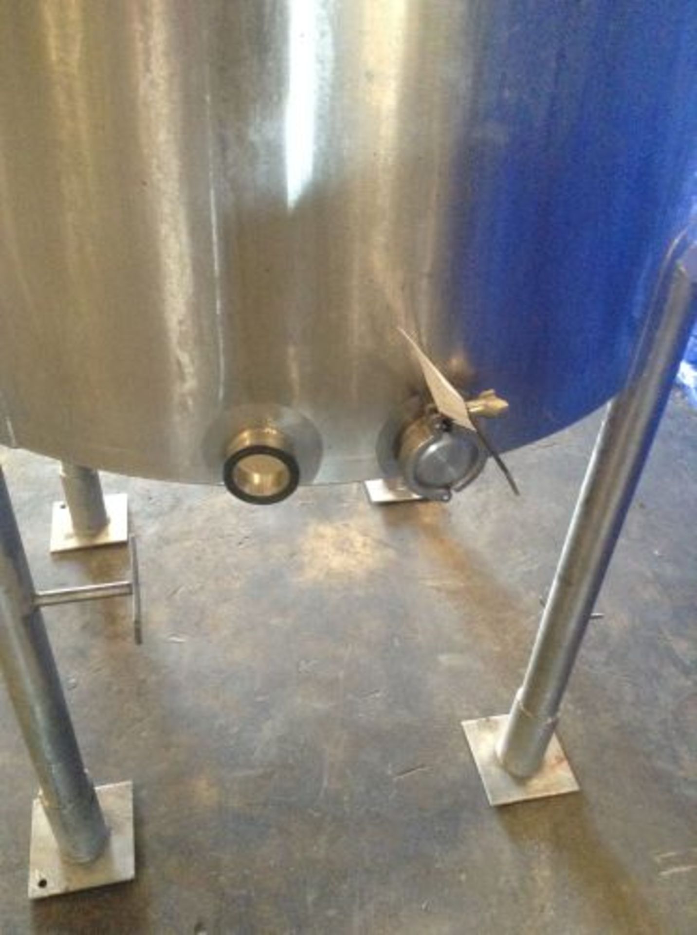 250 gallon Highland Equipment Limited stainless steel tank - Image 3 of 4