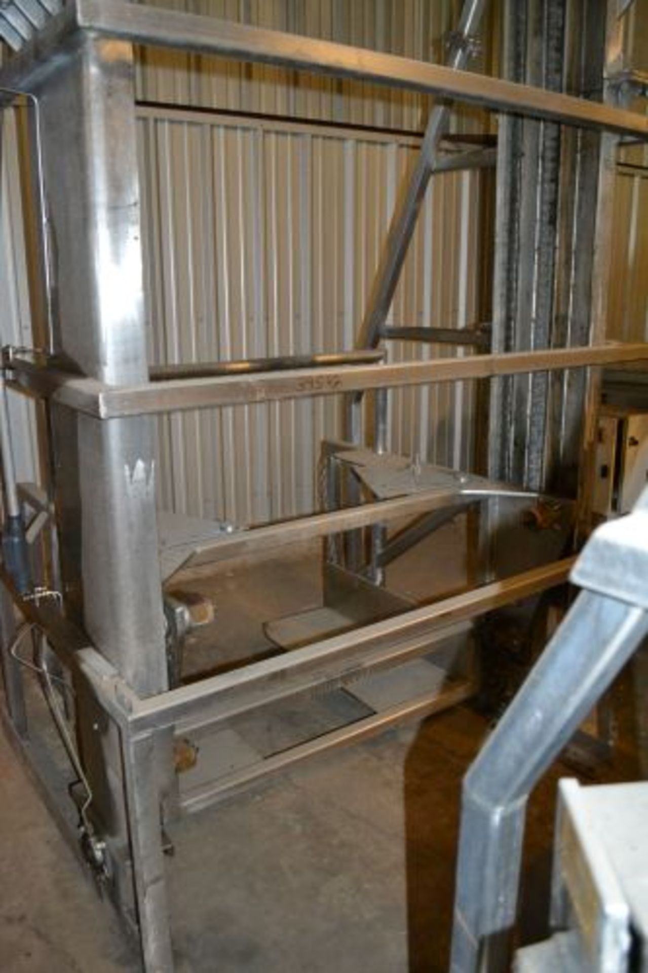 Stainless steel elevating barrel dumper - Image 4 of 7