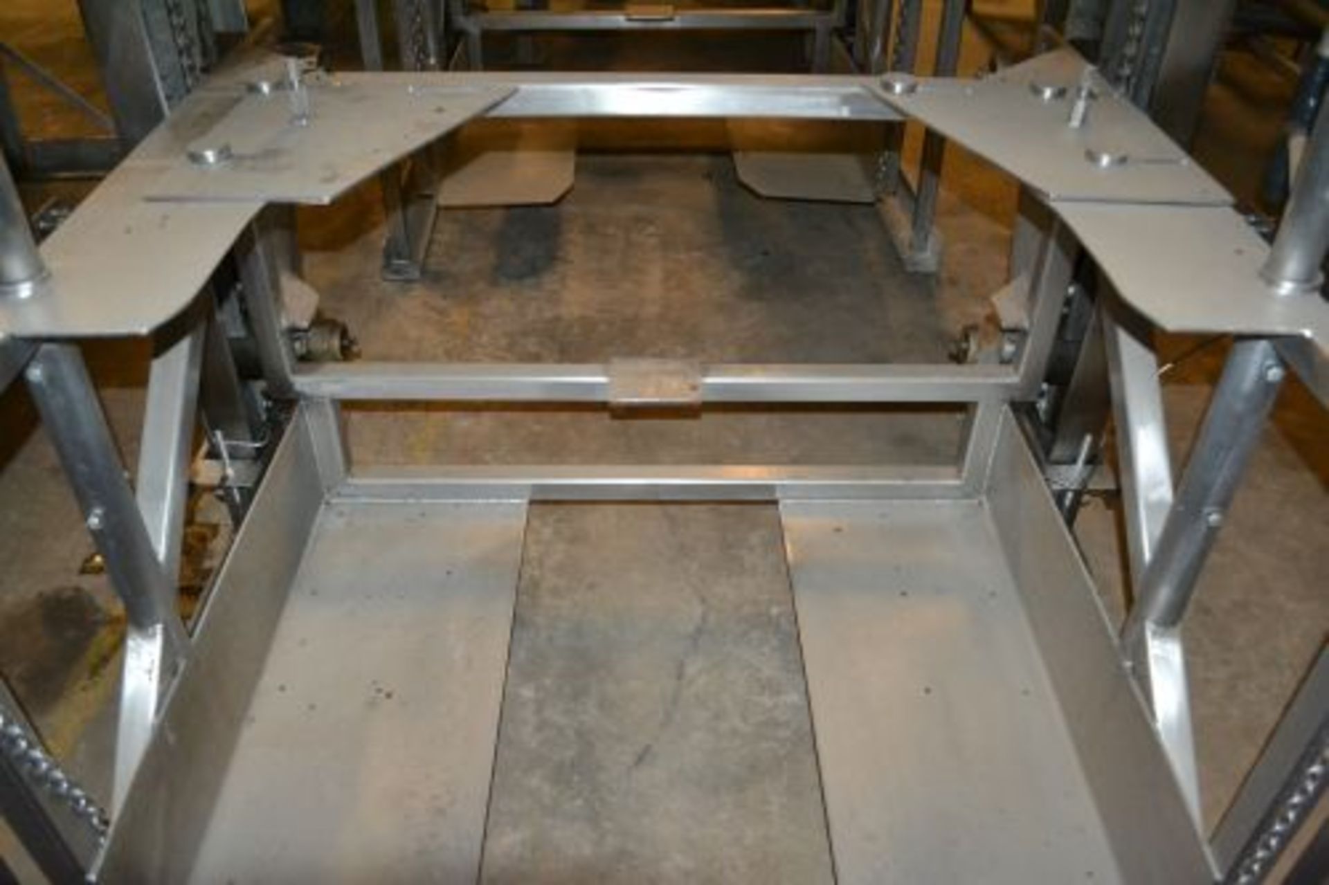 Stainless steel elevating barrel dumper - Image 5 of 7