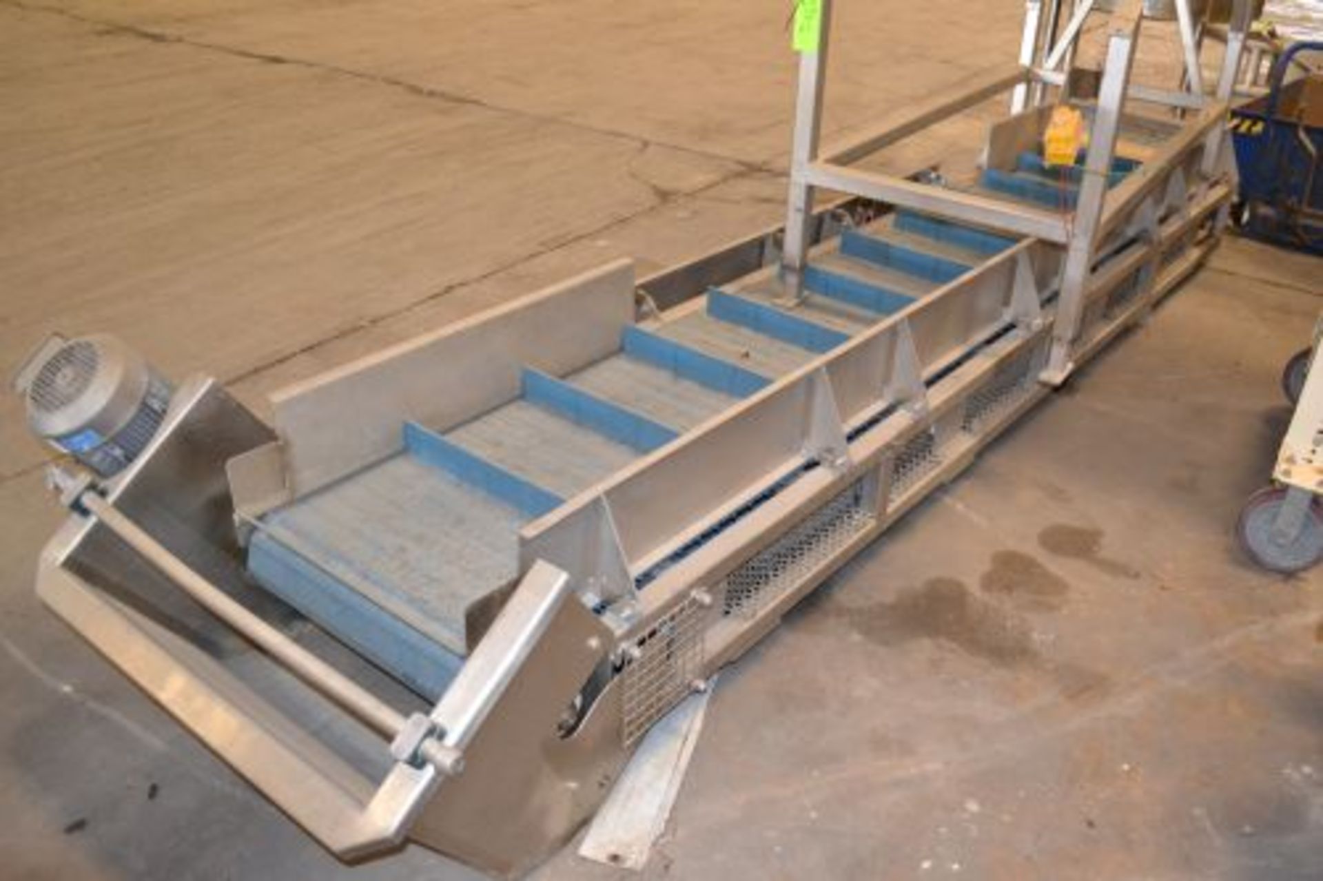 24” wide x 13’ long stainless steel incline conveyor - Image 3 of 4