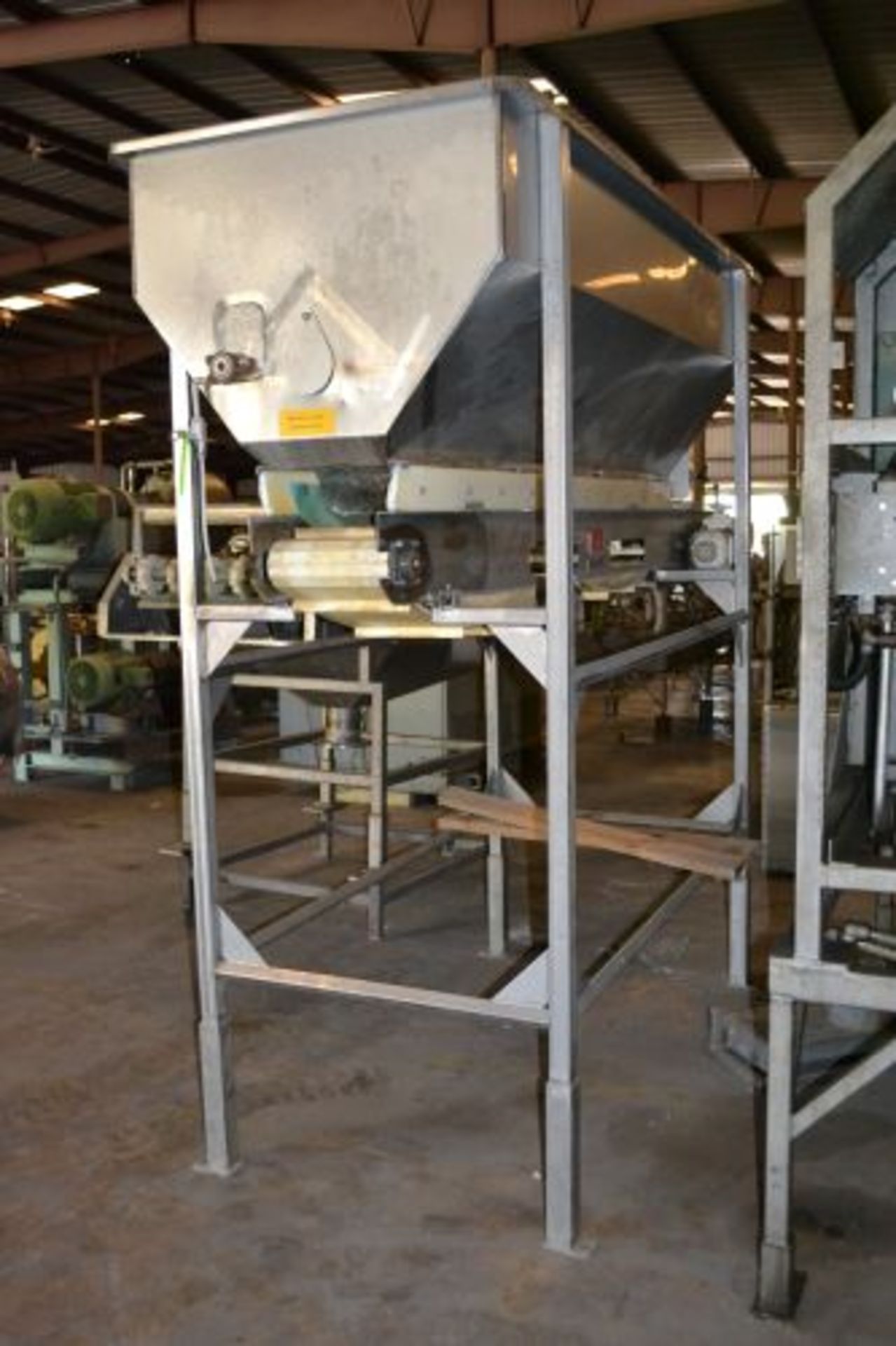 Lyco 50 cubic foot metering hopper with conveyor - Image 2 of 8