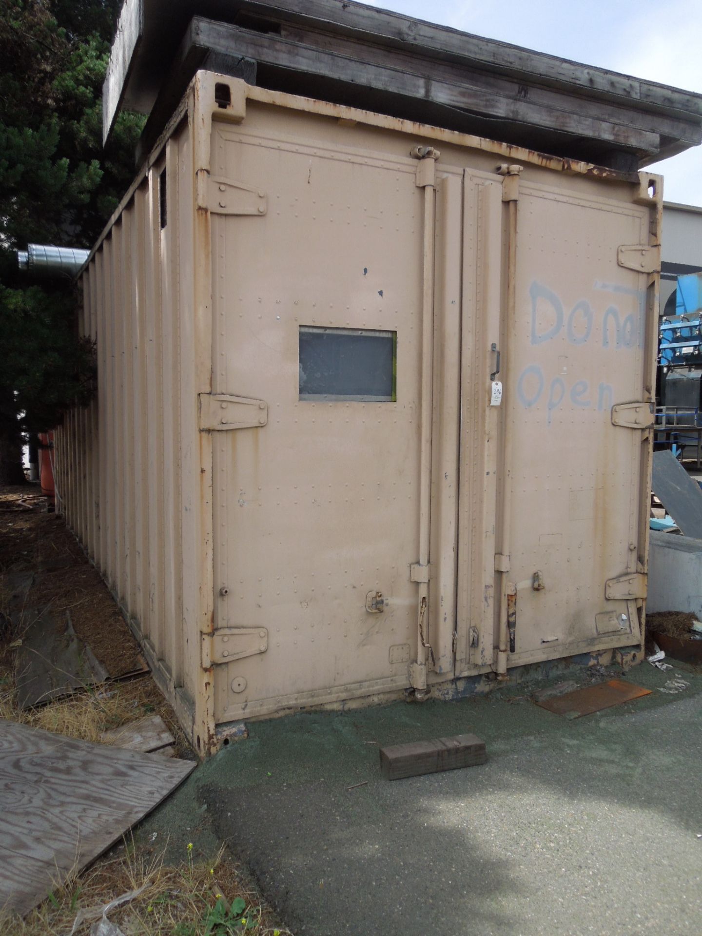 20' Sandblasting Booth with Contents