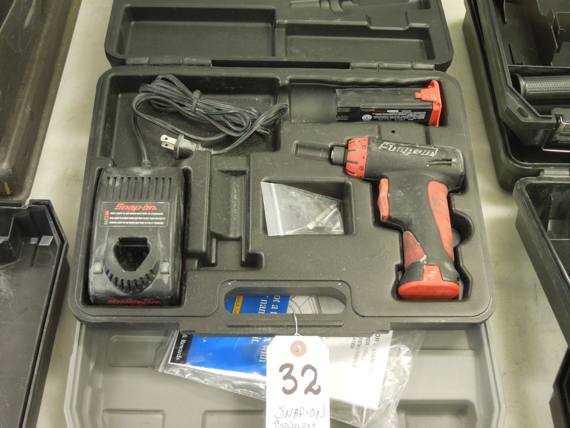 Snap-on Cordless Screwdriver w/ Battery & Charger