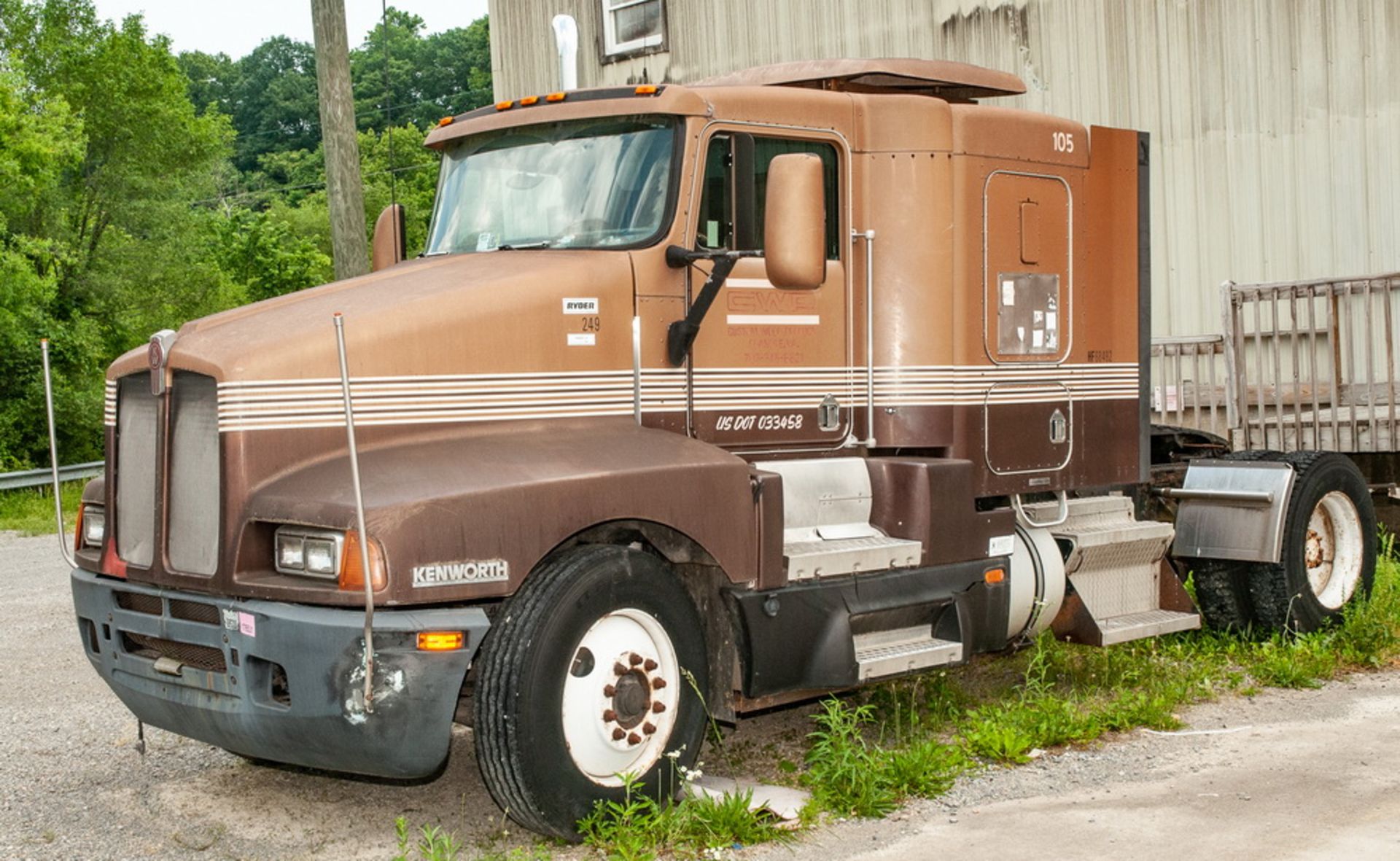 Kenworth Tractor w/Sleeper, 26559.6 Miles, Listed as Yard Truck