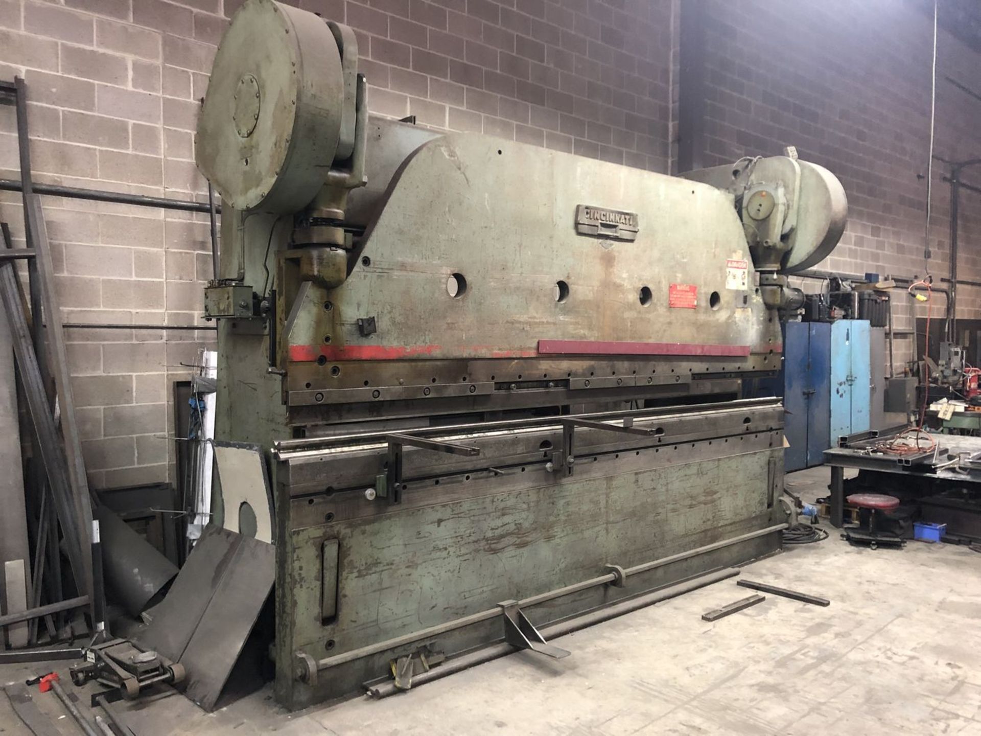 Cincinnati Series 7 175 Ton 14′ Mechanical Press Brake - Image 2 of 11