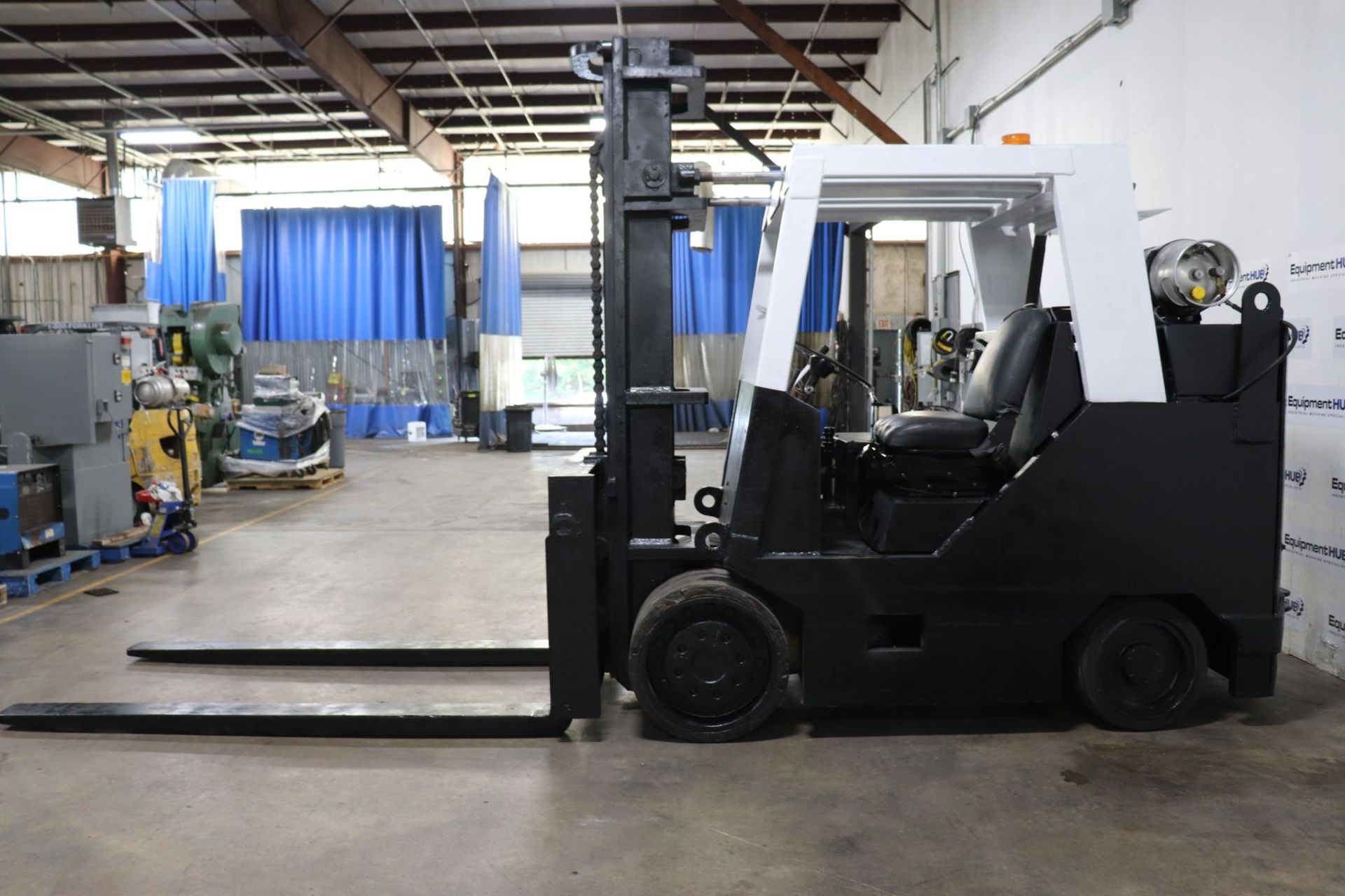 Erickson E250 Rigger Style 25,000 Lb. Capacity ForkLift - Image 4 of 11