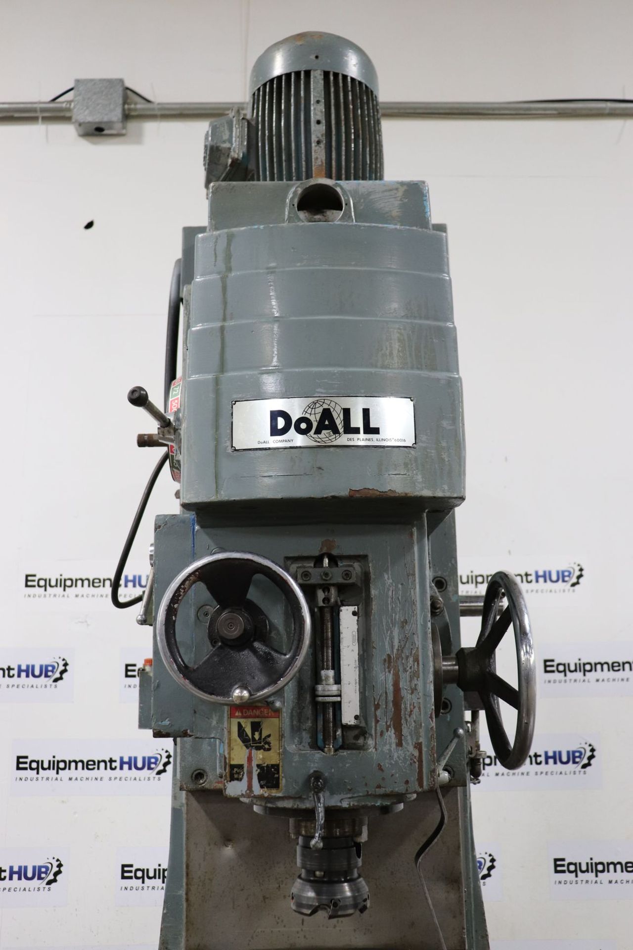 DoAll FV-12B 80-160 20″ W x 67″ L Heavy-Duty Geared Head Vertical Milling Machine - Image 8 of 14