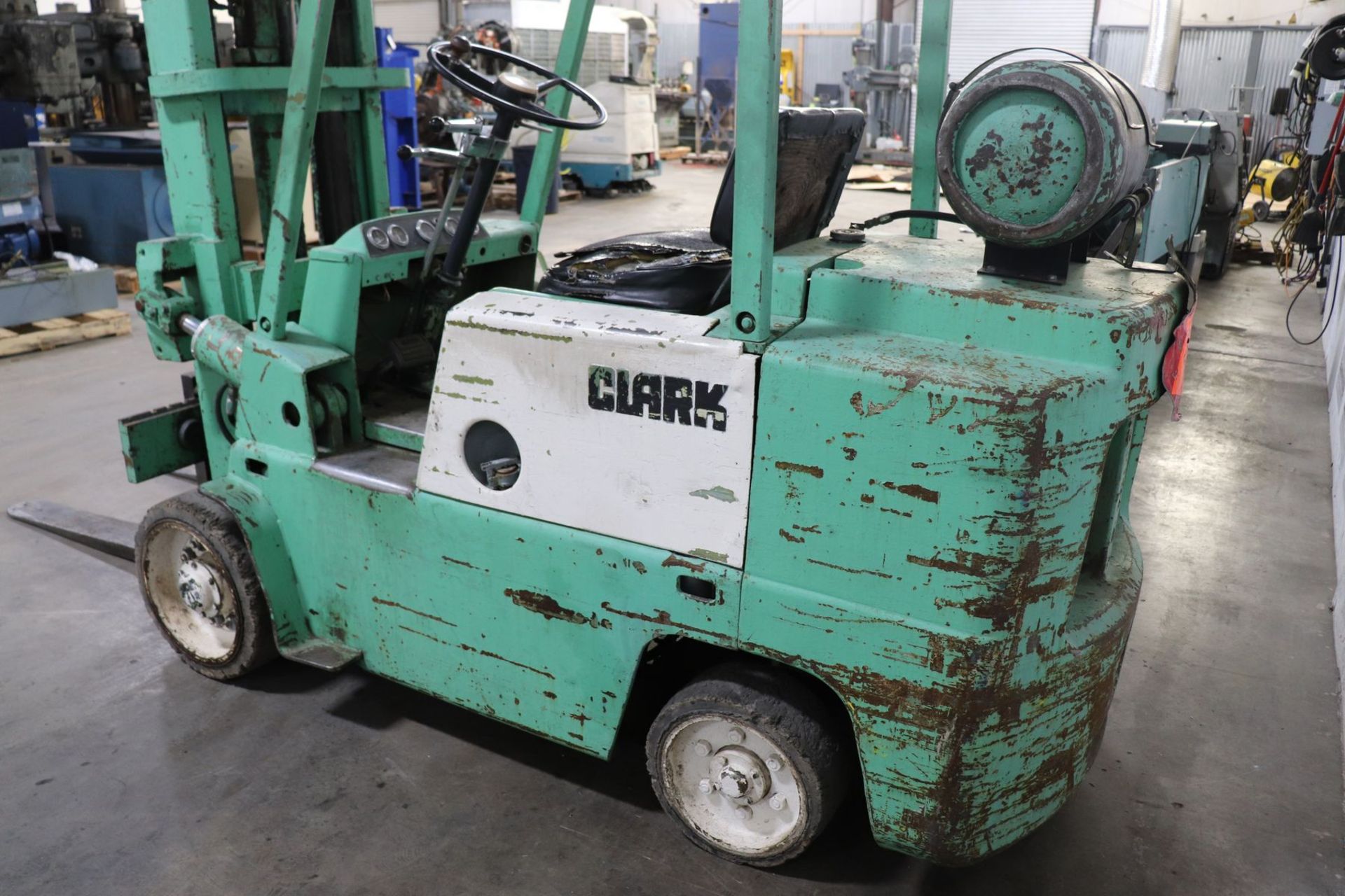 Clark C500-S80 8000 Lb. Capacity Forklift - Image 4 of 18