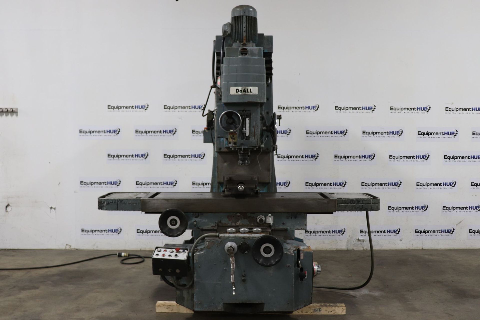 DoAll FV-12B 80-160 20″ W x 67″ L Heavy-Duty Geared Head Vertical Milling Machine