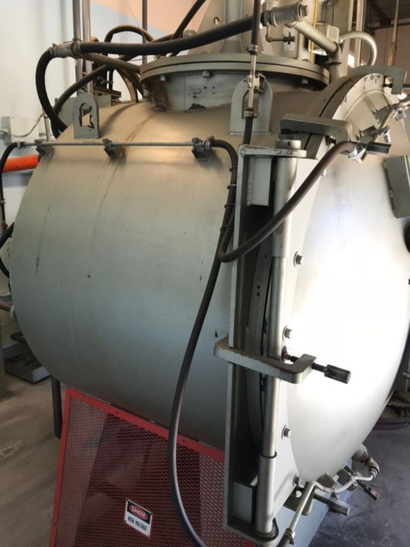 Lindberg 15” x 24” x 12” Graphite 2,400 F Vacuum Furnace - Image 3 of 18