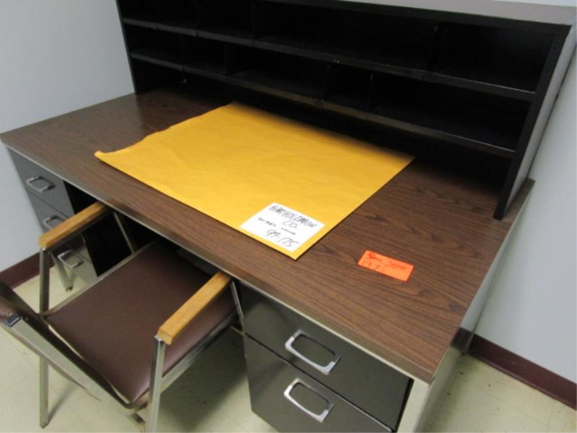 Metal desk with 5 draws & over shelf - Image 2 of 2