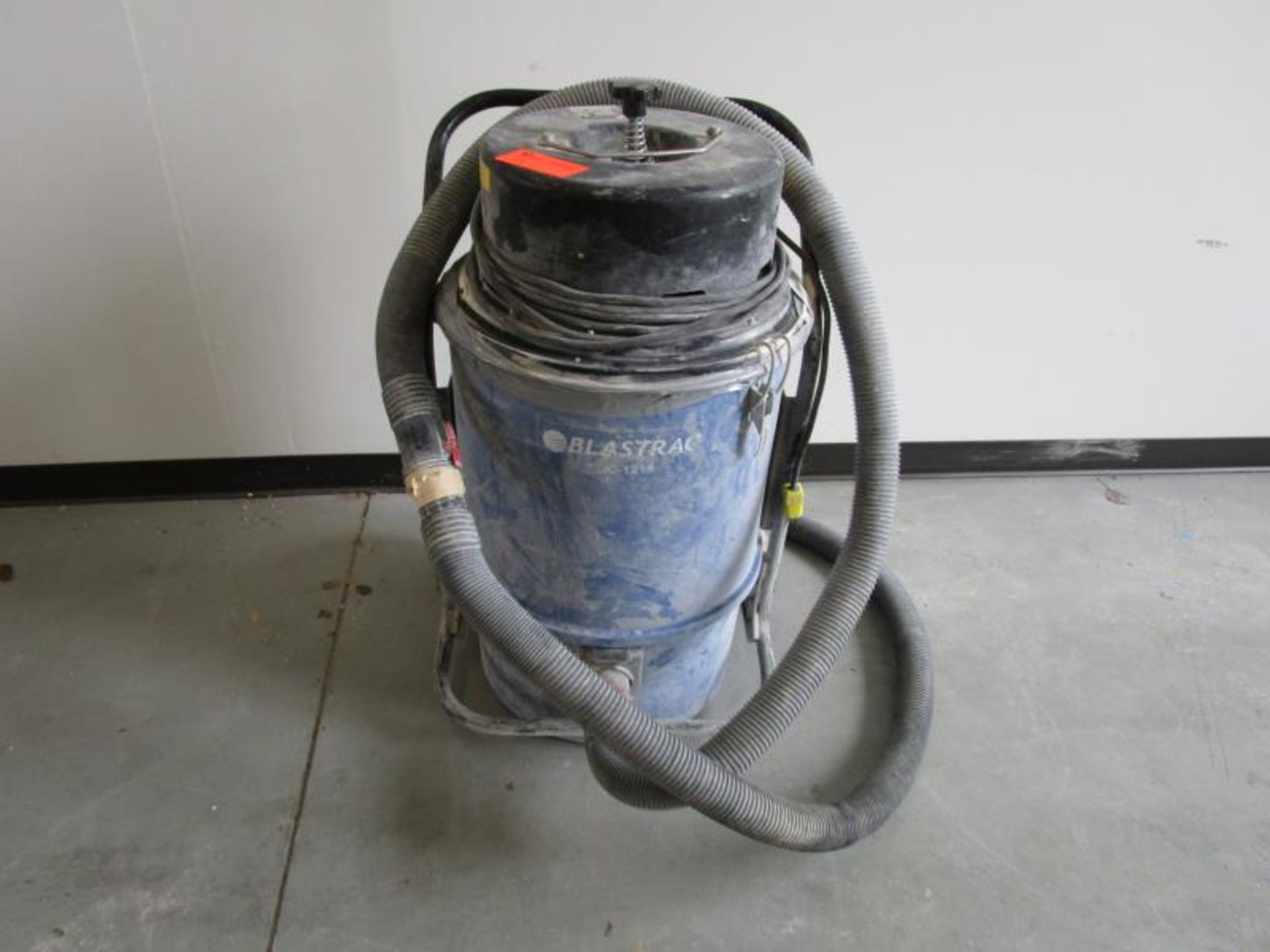 Blastrac 10.5 Gal. Compact Dust Collector, Model: BDC1216 , SN: 05AG08