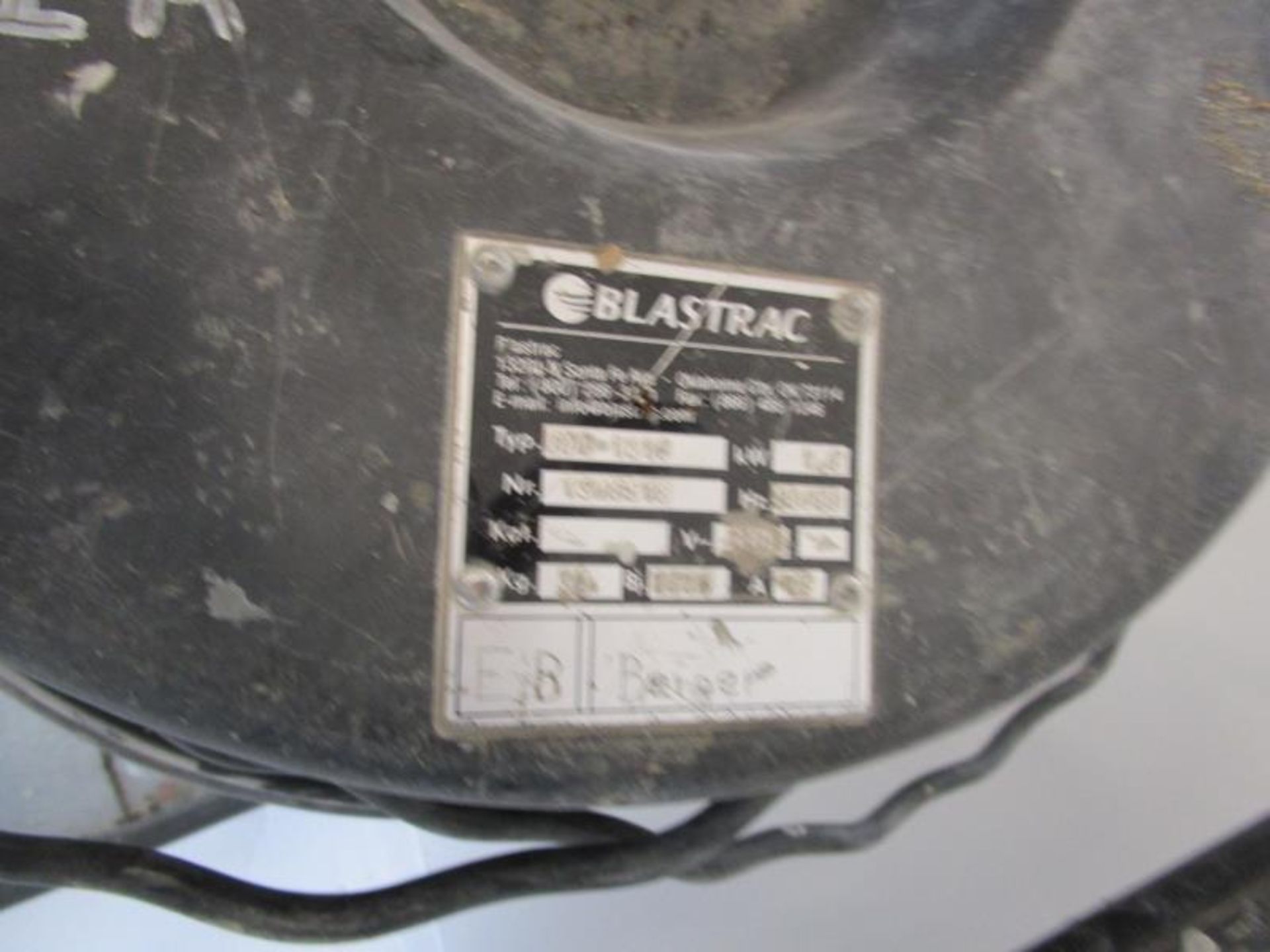 Blastrac 10.5 Gal. Compact Dust Collector, Model: BDC1216 - Image 2 of 4