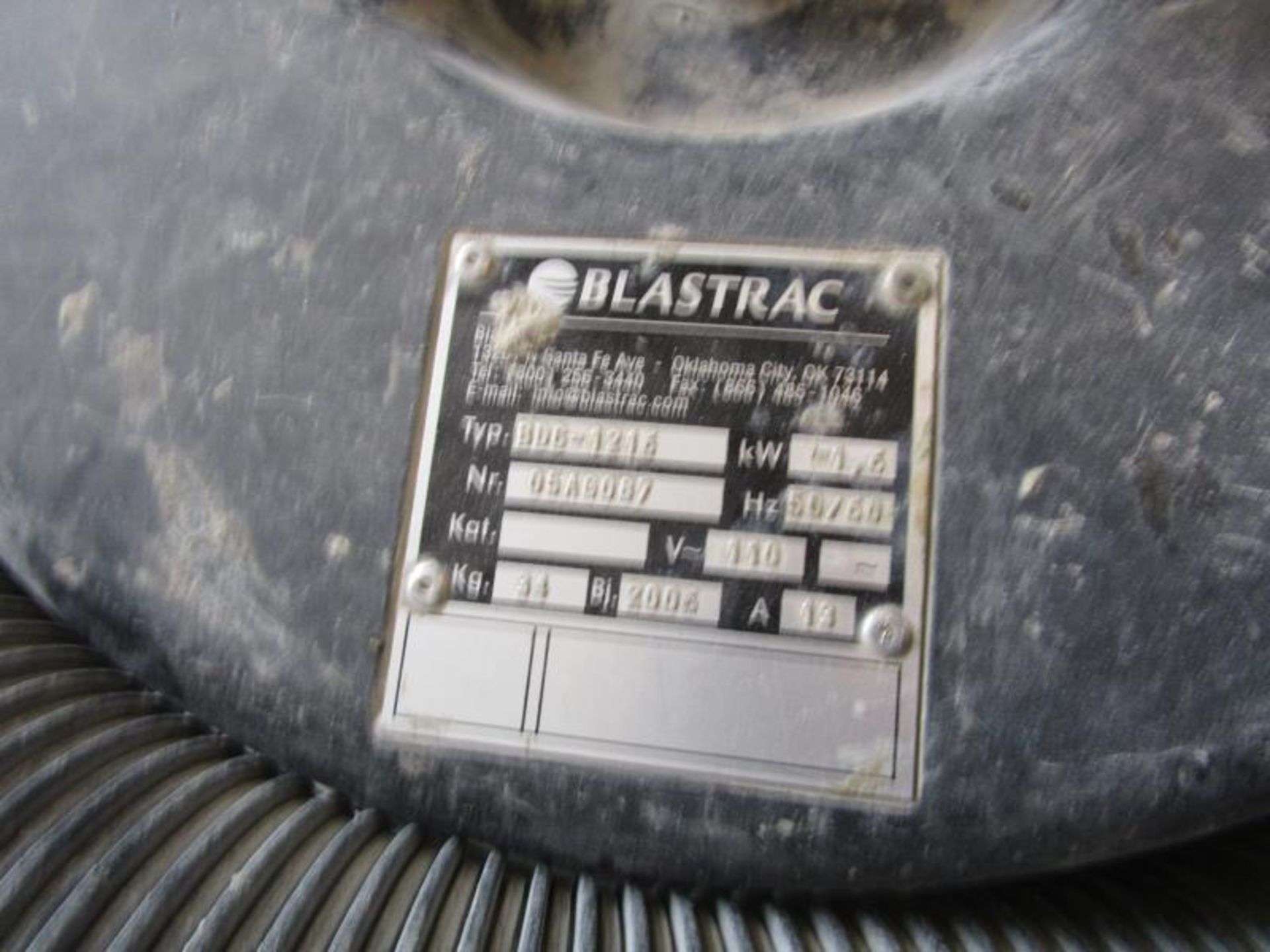 Blastrac 10.5 Gal. Compact Dust Collector, Model: BDC1216 , SN: 05AG08 - Image 2 of 3