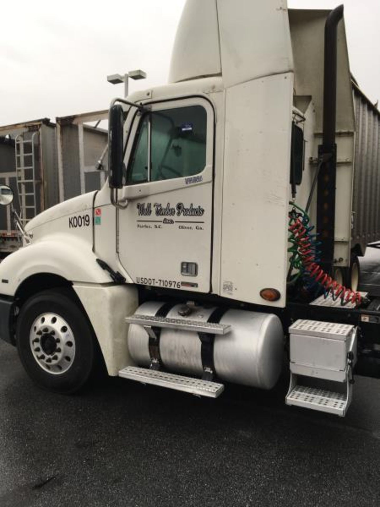 2009 Freightliner Columbia, 681,284 Miles: - Image 13 of 14