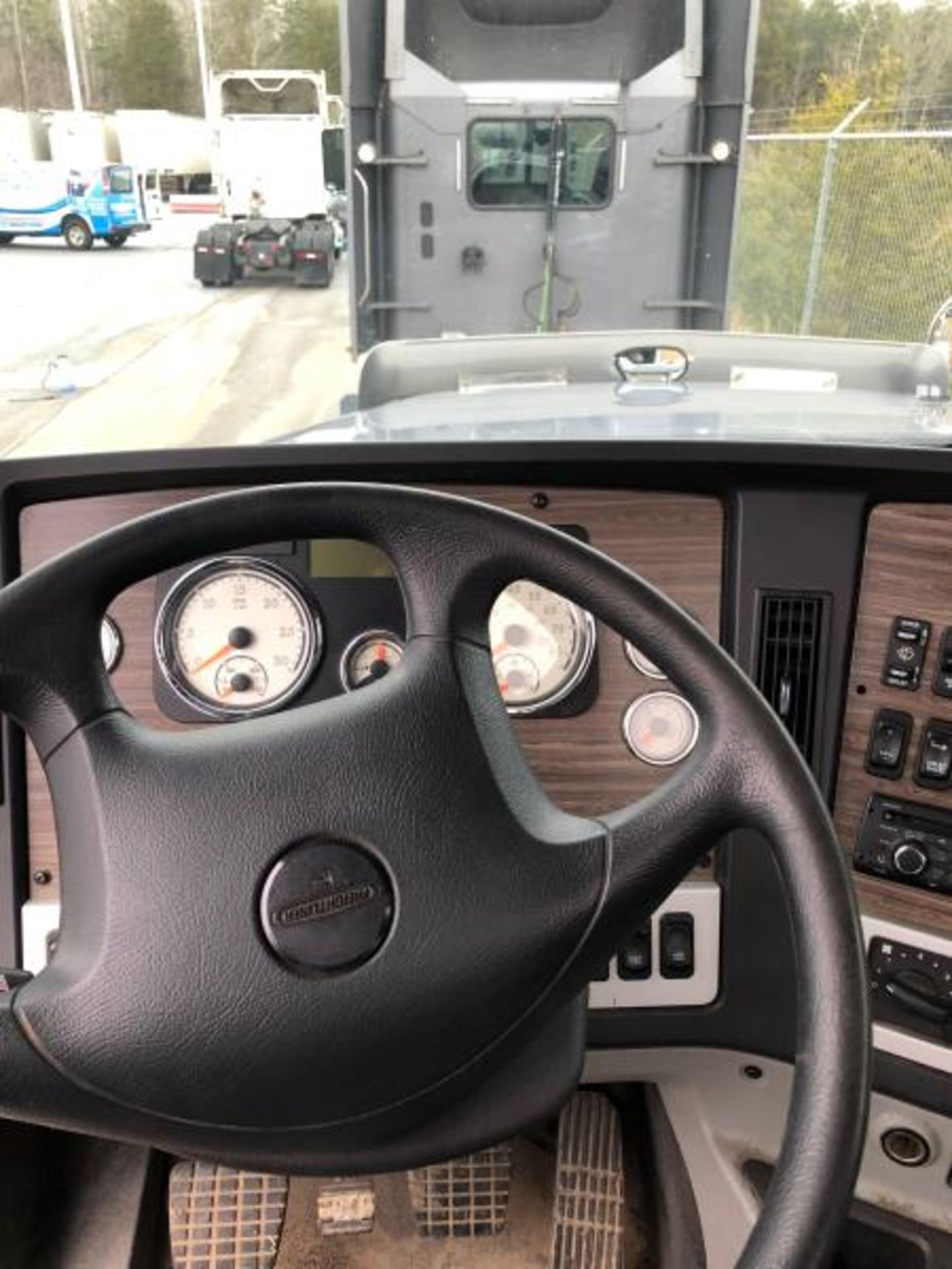 2017 Freightliner 122SD, 167,909 Miles - Image 4 of 28
