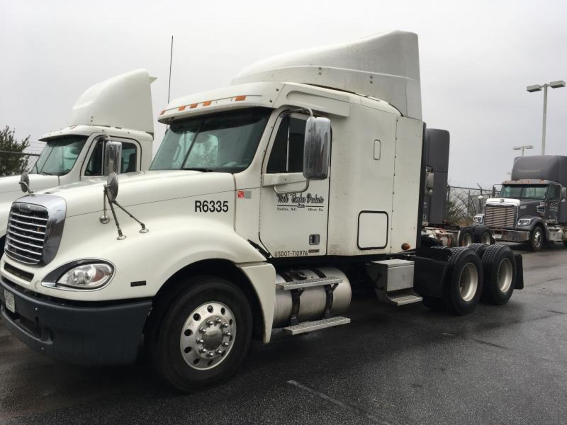 2010 Freightliner Columbia Sleeper Cab - Image 7 of 19