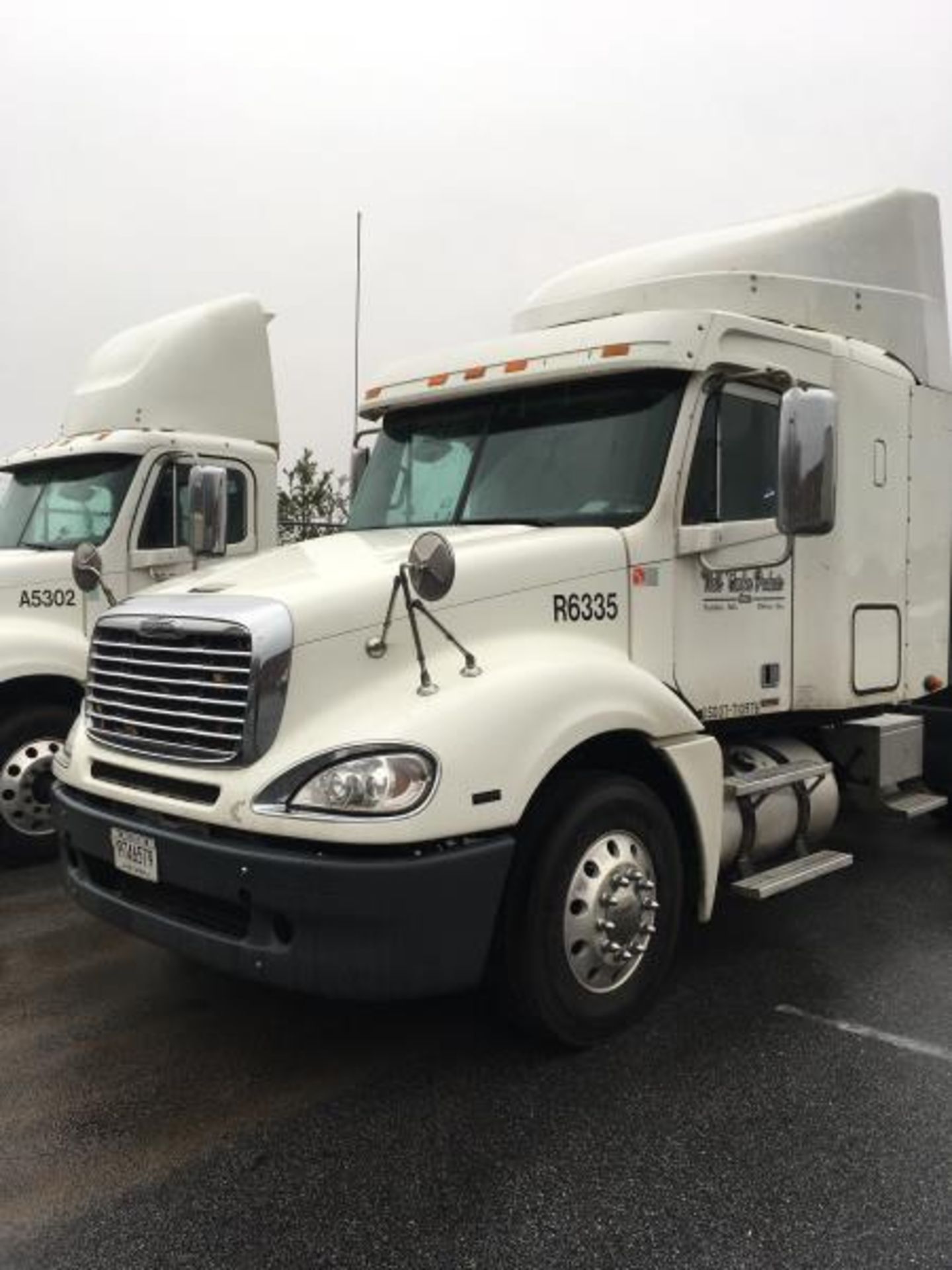 2010 Freightliner Columbia Sleeper Cab - Image 8 of 19