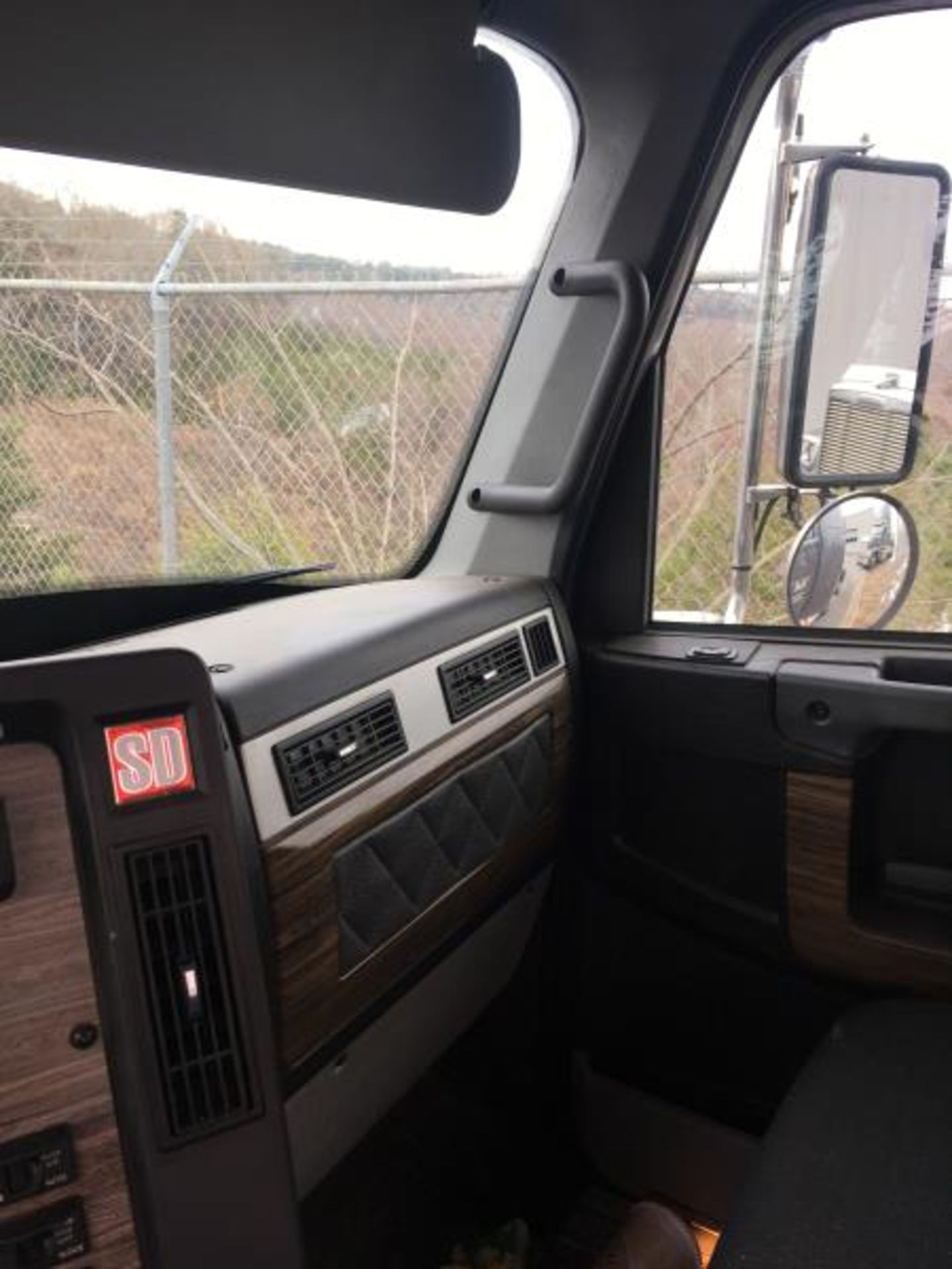 2017 Freightliner 122SD, 167,909 Miles - Image 19 of 28