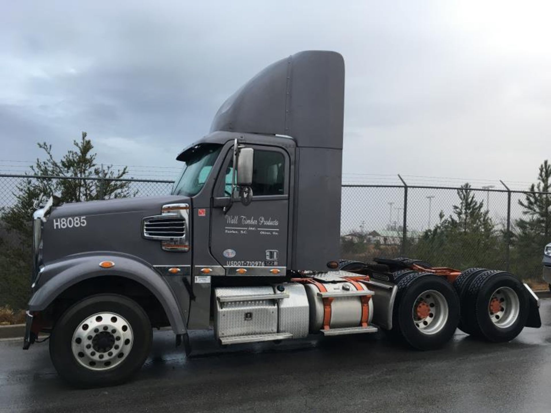 2017 Freightliner 122SD, 197,732 Miles: