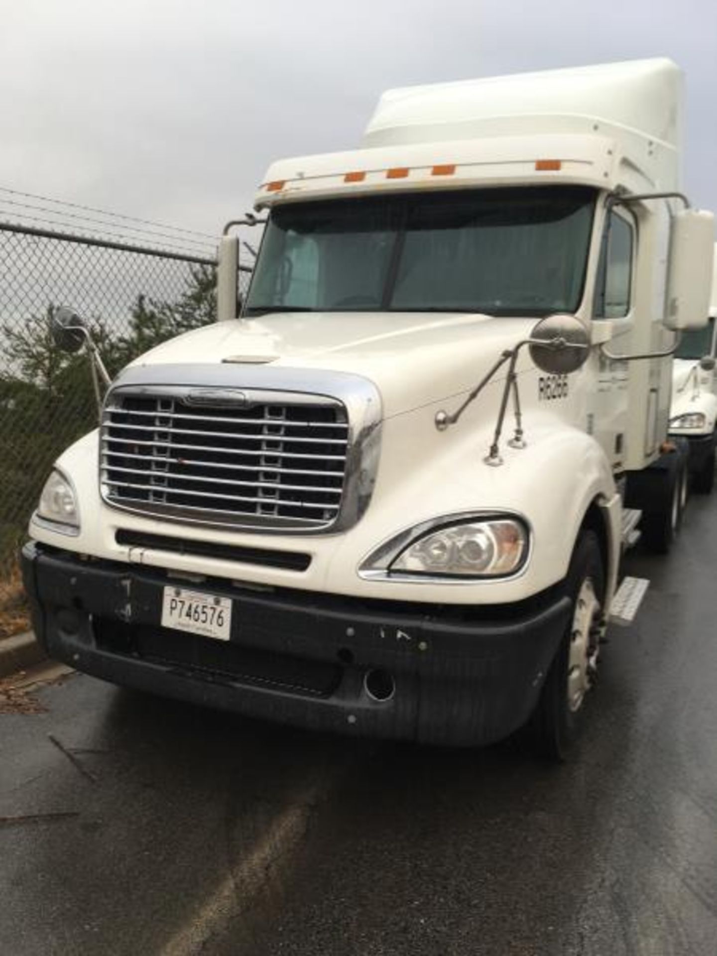 2010 Freightliner CL120 Sleeper Cab - Image 2 of 19