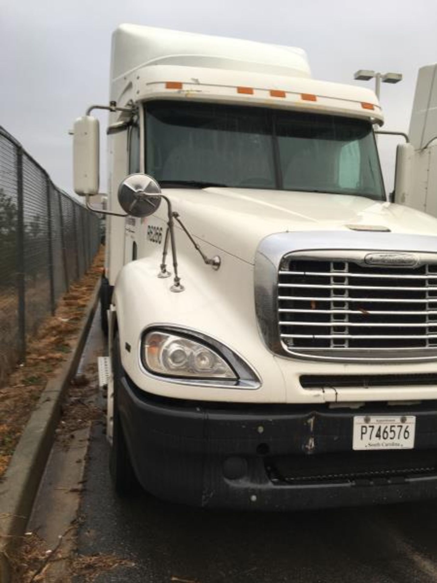 2010 Freightliner CL120 Sleeper Cab - Image 3 of 19