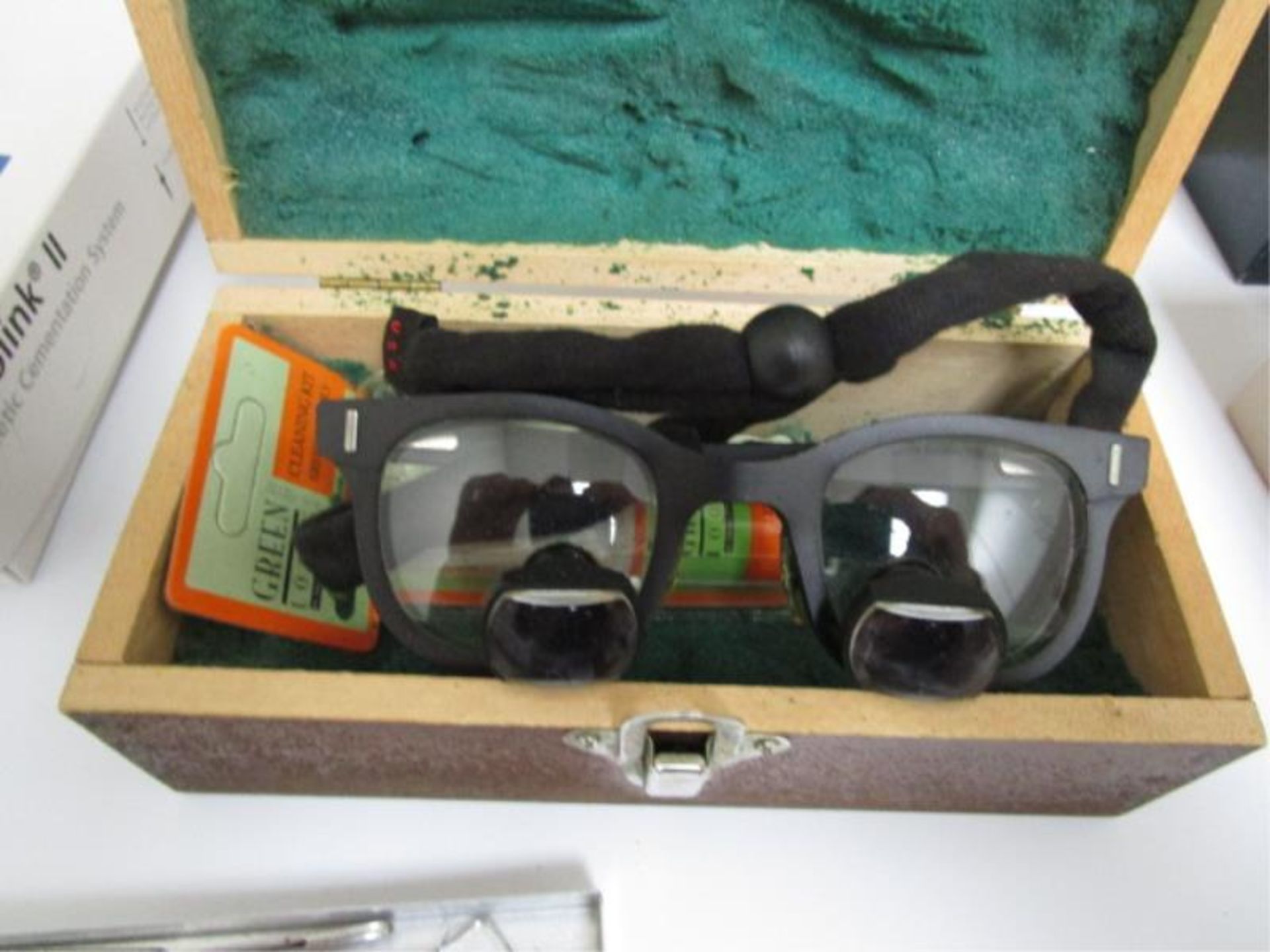 Magnyfing Glasses In Wood Case, Polishing Posts, Endodontic Obturators, Flexofiles, Disc - Image 11 of 11