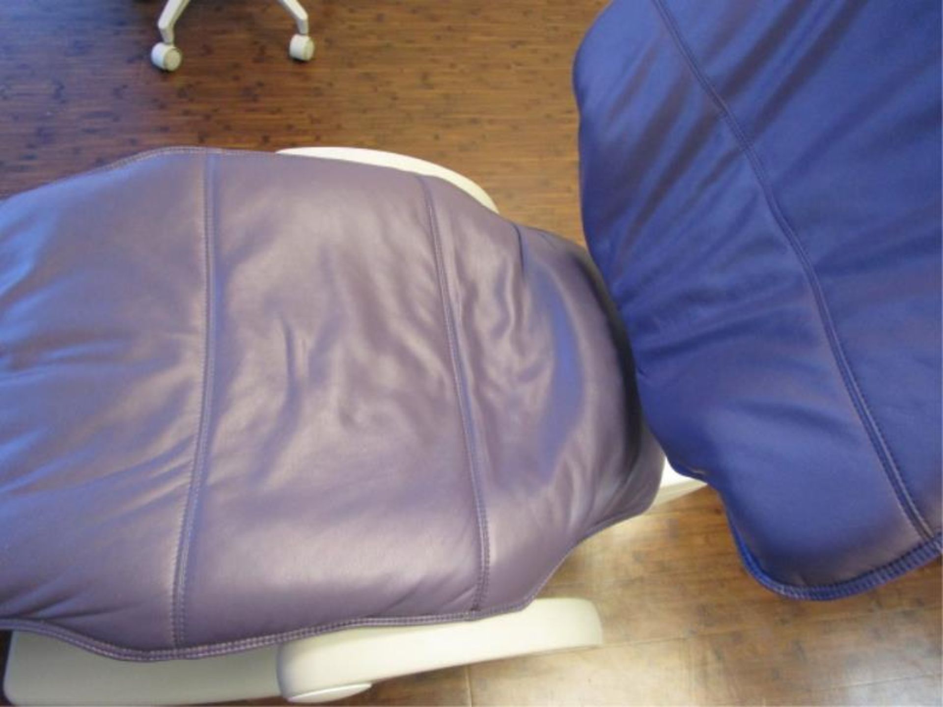 Adec Patient Exam Chair Model:511, S/N:13C77538 - Image 4 of 8