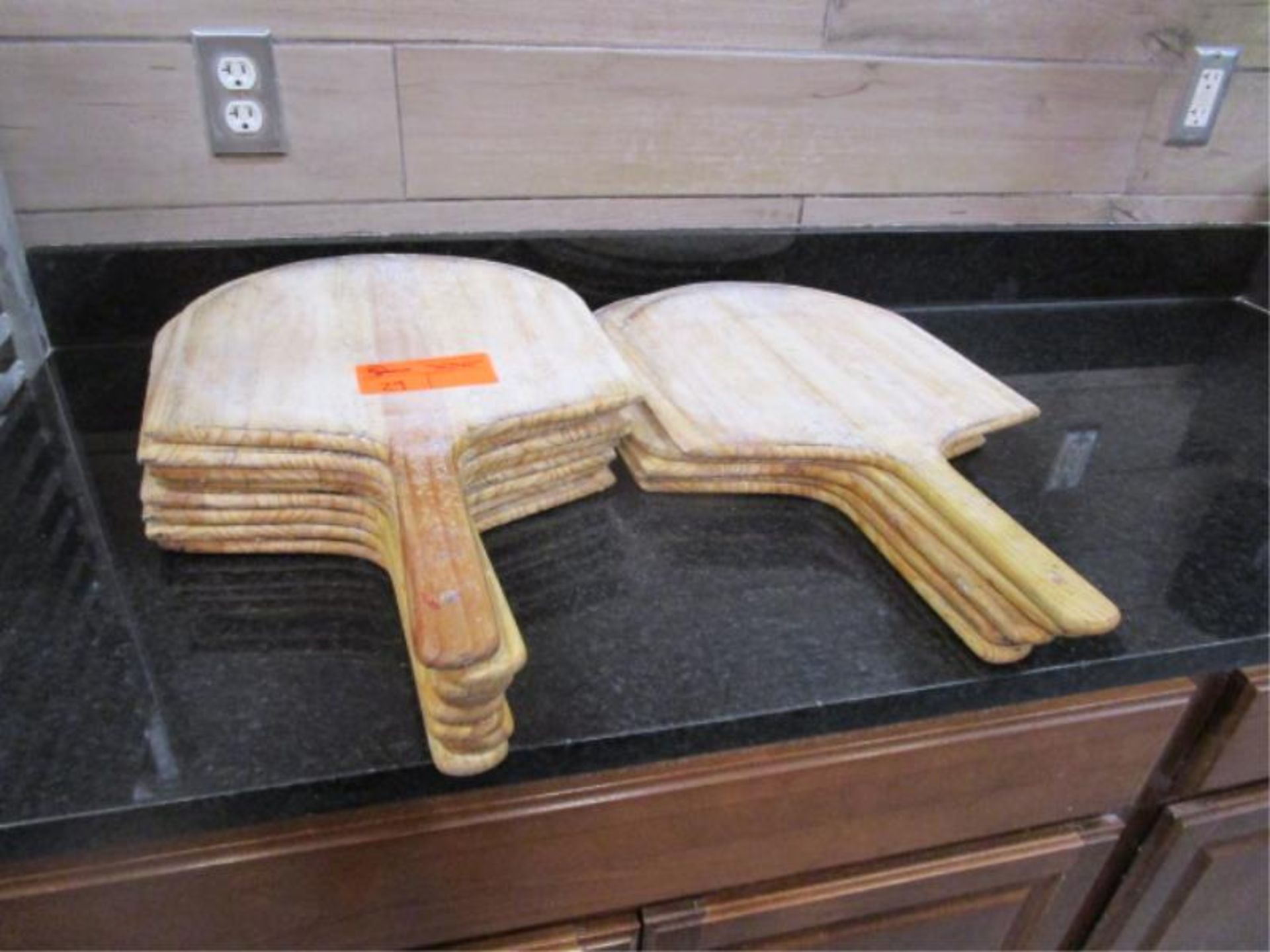 (13) Wooden Pizza Peels