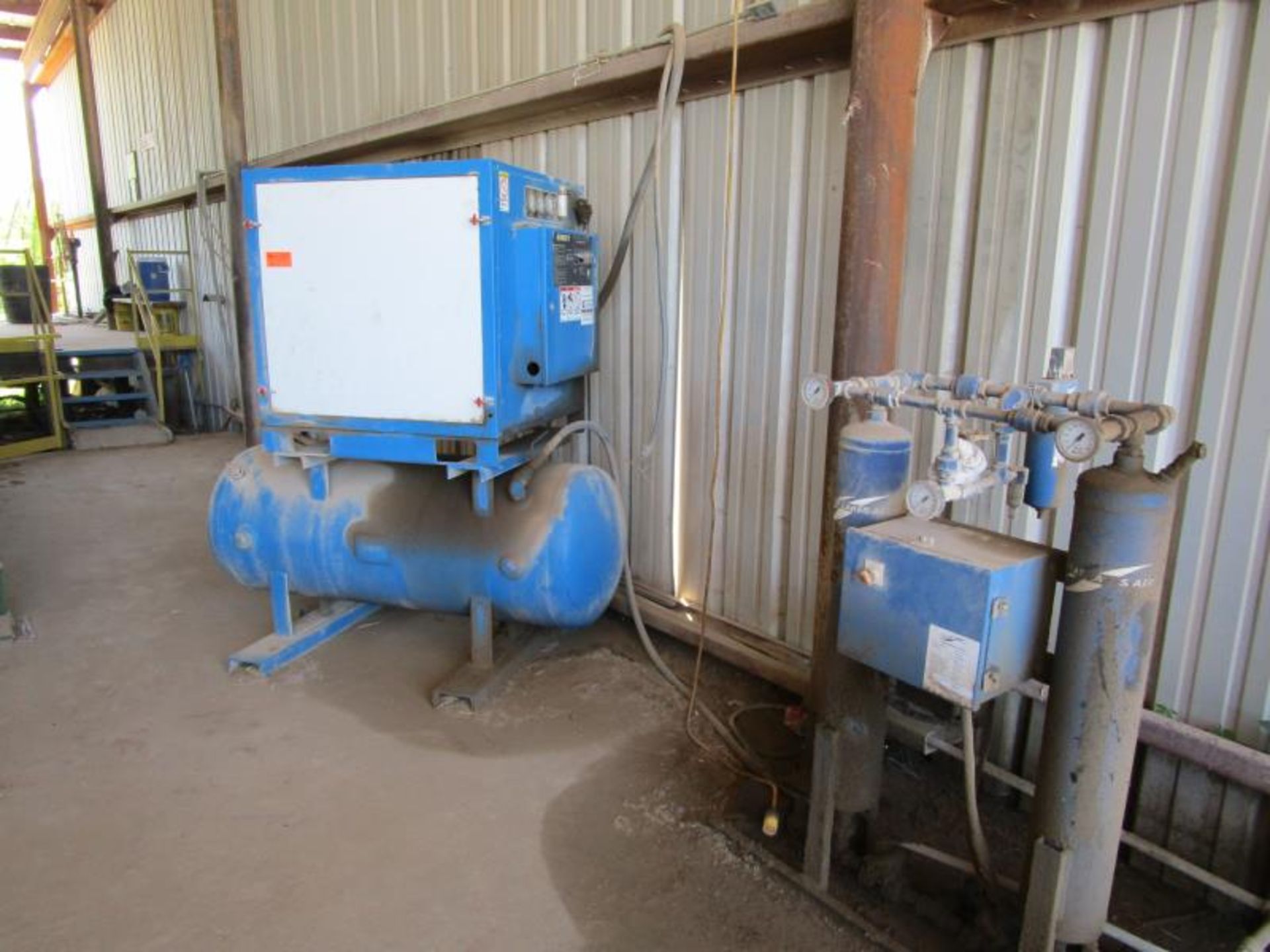 Quincy Air Compressor, 19985 hours, m: QMBFACA32C SN:82308 w/ Great Lakes Regenerative Air Dryer