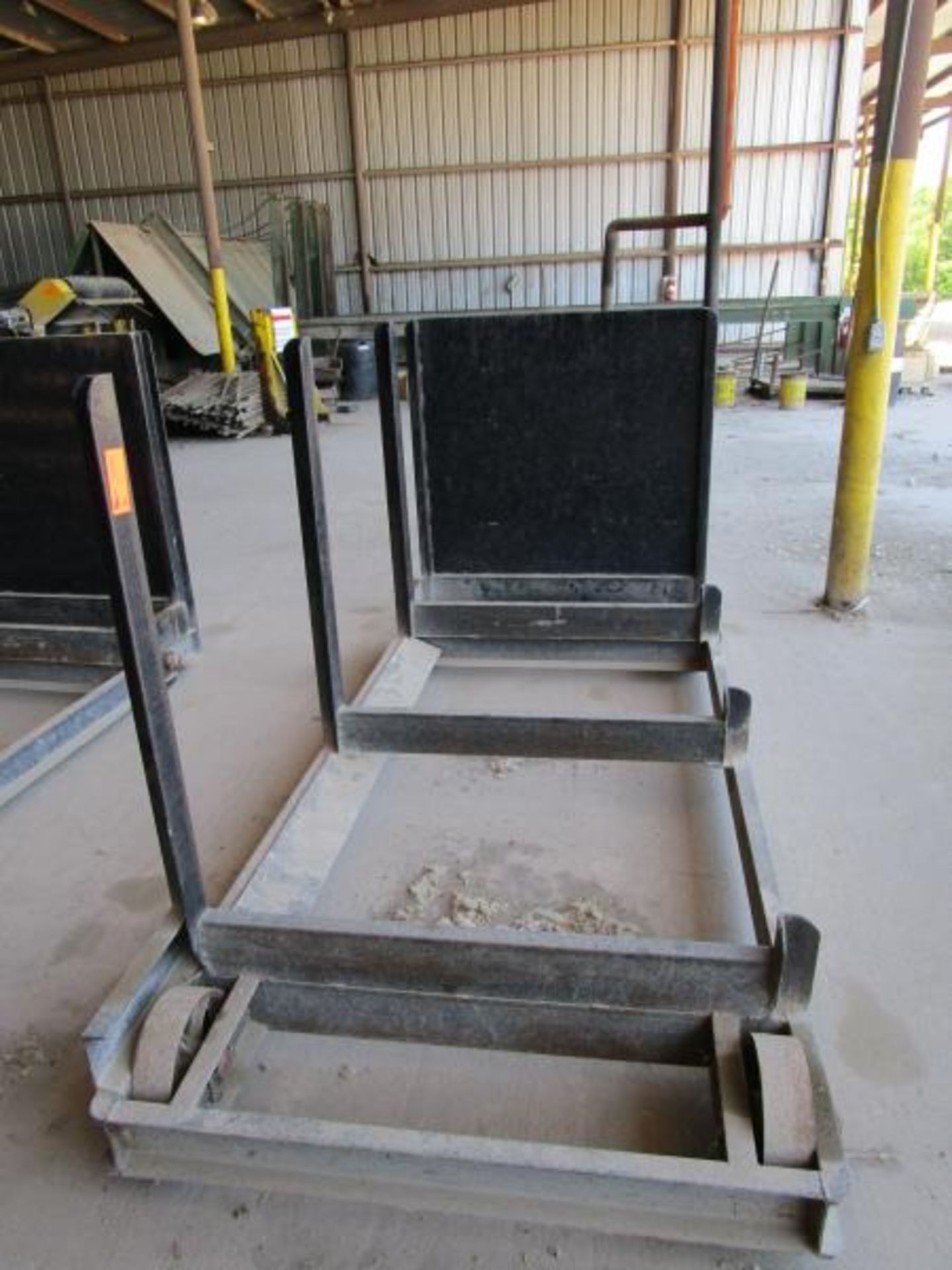 Steel lumber cart with left hand arm