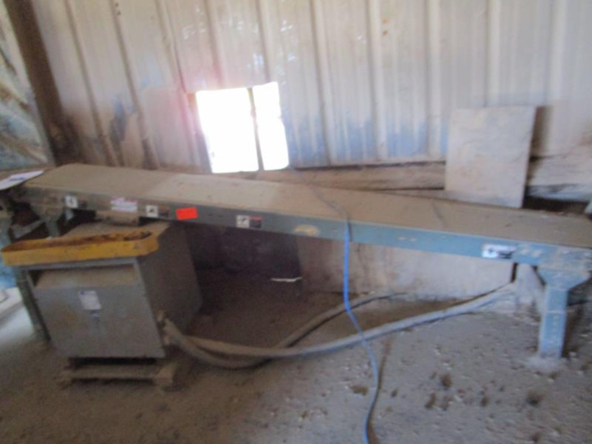 Incline belt conveyor by Hytrol Approx 90