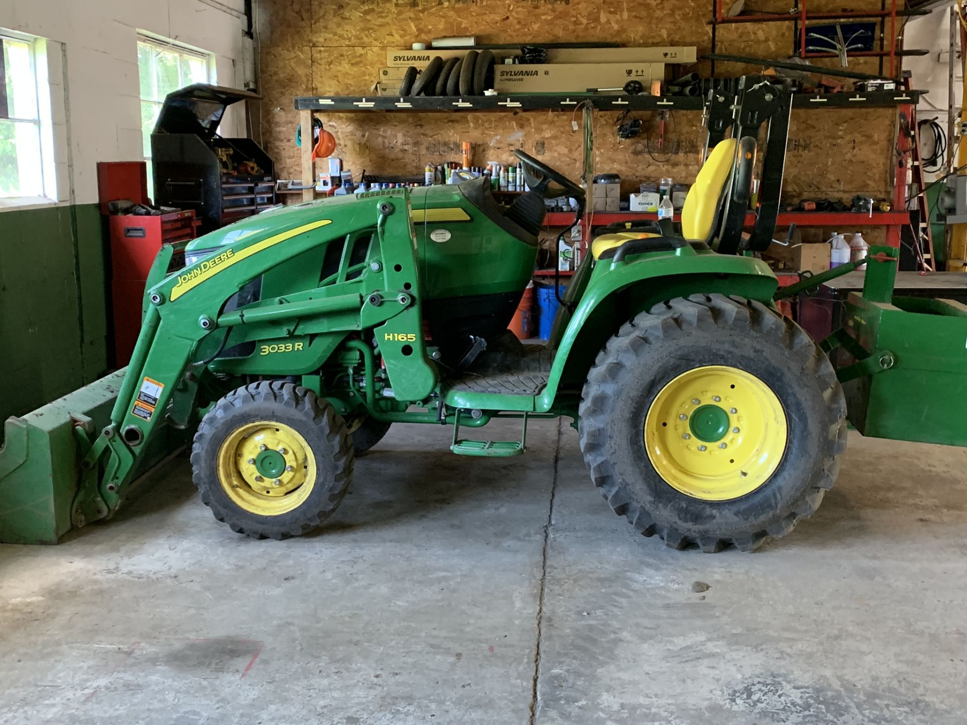 2014 John Deere 3033R Tractor w/ H1G5 Front Bucket, Rear Counter Weight, 309 Hours - Image 2 of 15