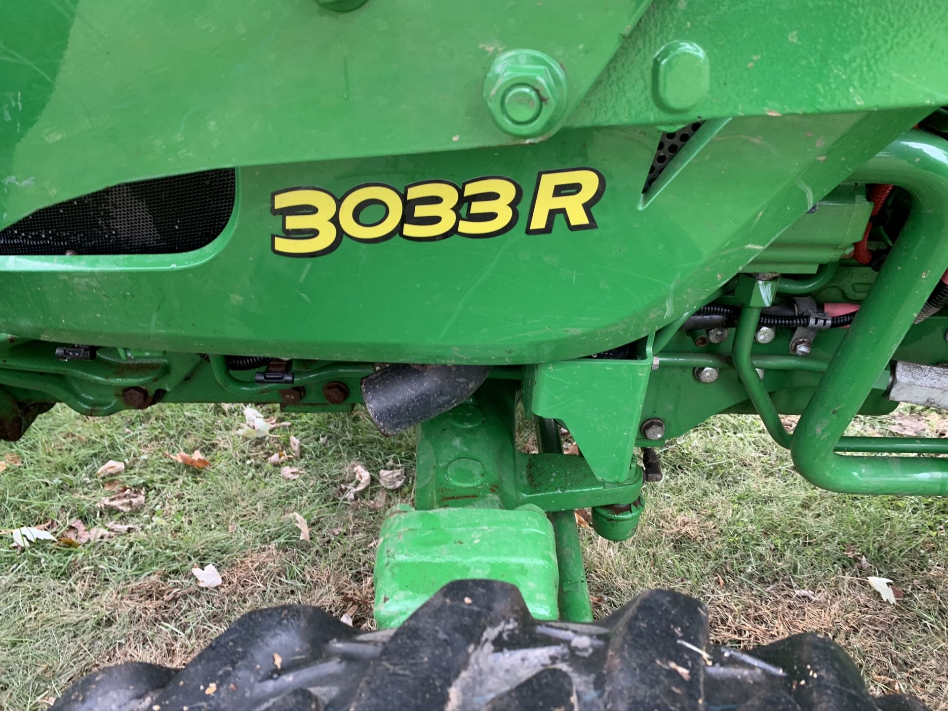 2014 John Deere 3033R Tractor w/ H1G5 Front Bucket, Rear Counter Weight, 309 Hours - Image 5 of 15