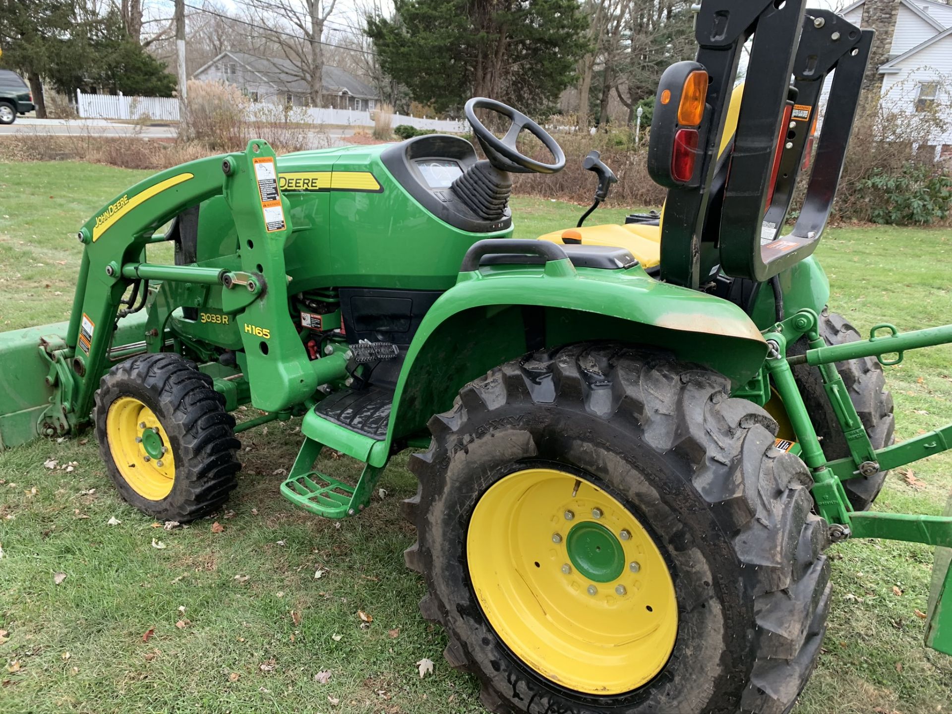 2014 John Deere 3033R Tractor w/ H1G5 Front Bucket, Rear Counter Weight, 309 Hours - Image 13 of 15