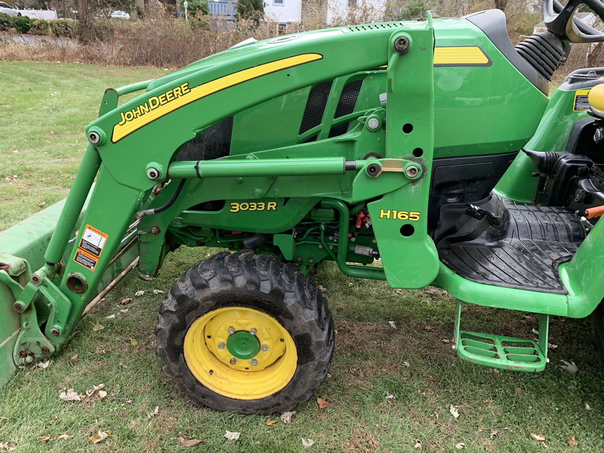 2014 John Deere 3033R Tractor w/ H1G5 Front Bucket, Rear Counter Weight, 309 Hours - Image 4 of 15