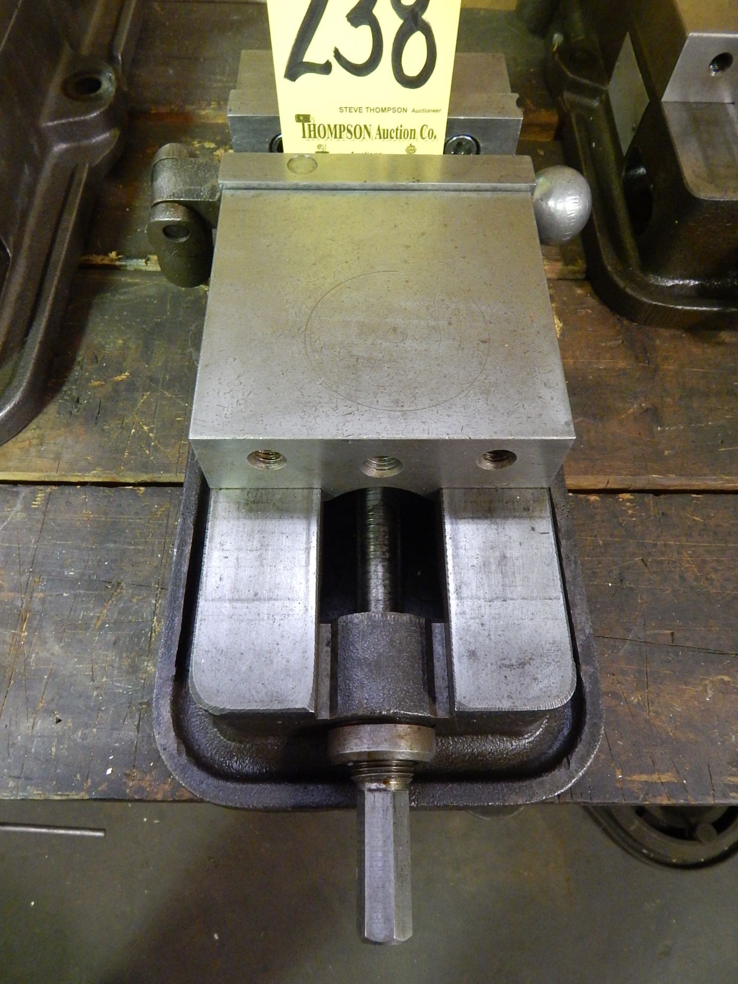 Kurt 5 In. Mill Vise