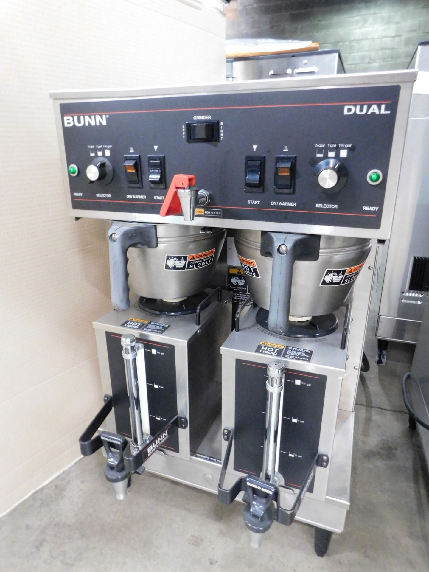 Bunn Model Dual Coffee Machine w/Carafes